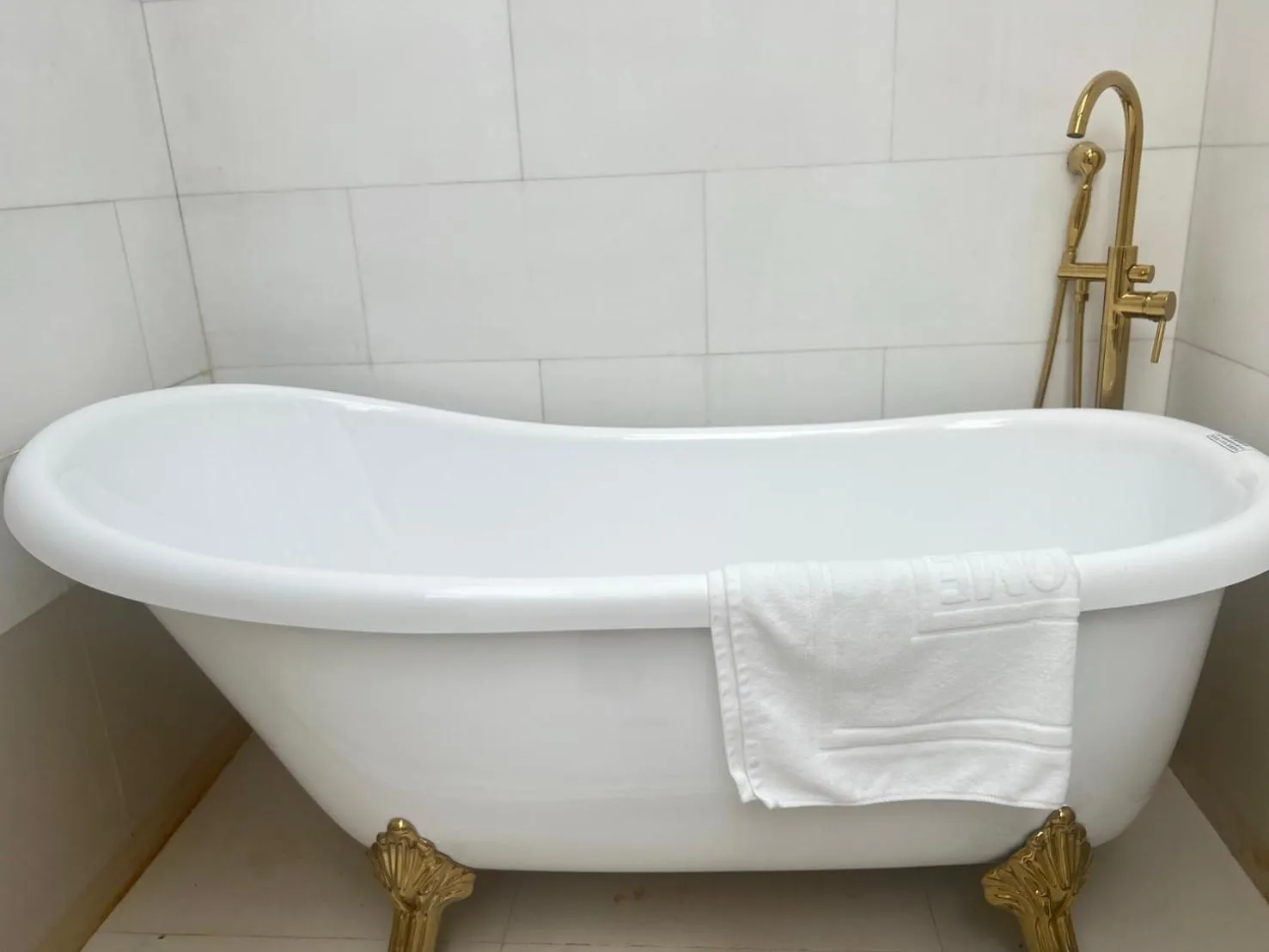 V20 Boutique Jacuzzi Hotel