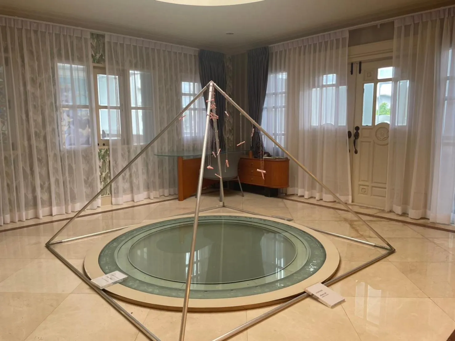 V20 Boutique Jacuzzi Hotel