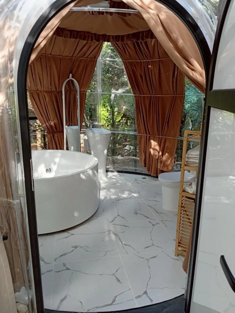 V20 Boutique Jacuzzi Hotel