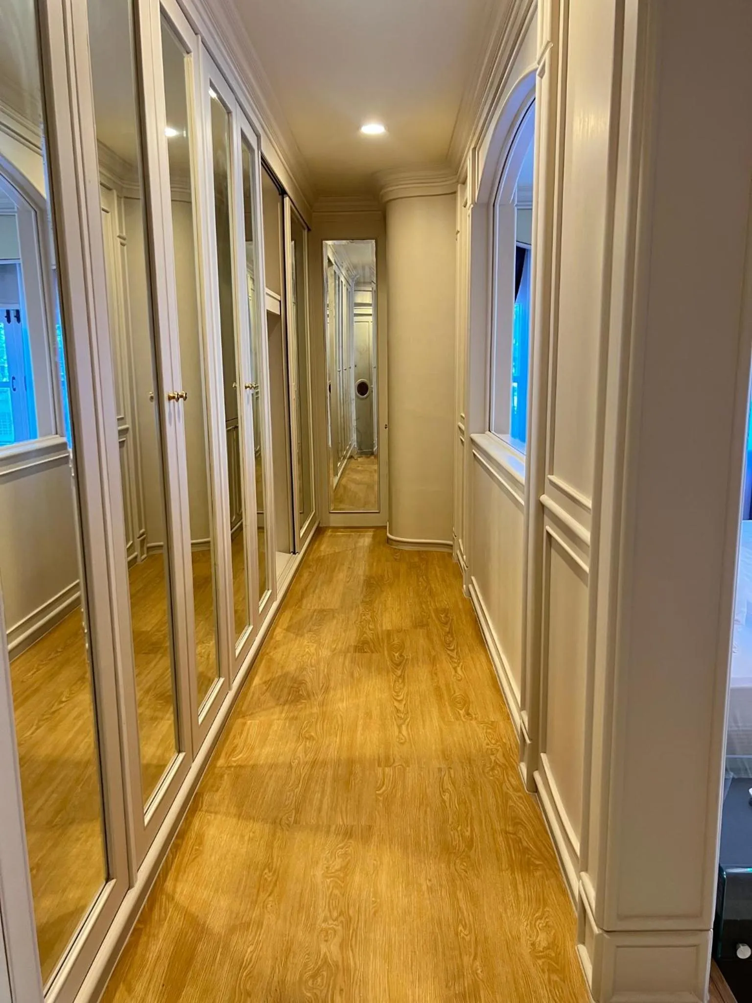 wardrobe in V20 Boutique Jacuzzi Hotel