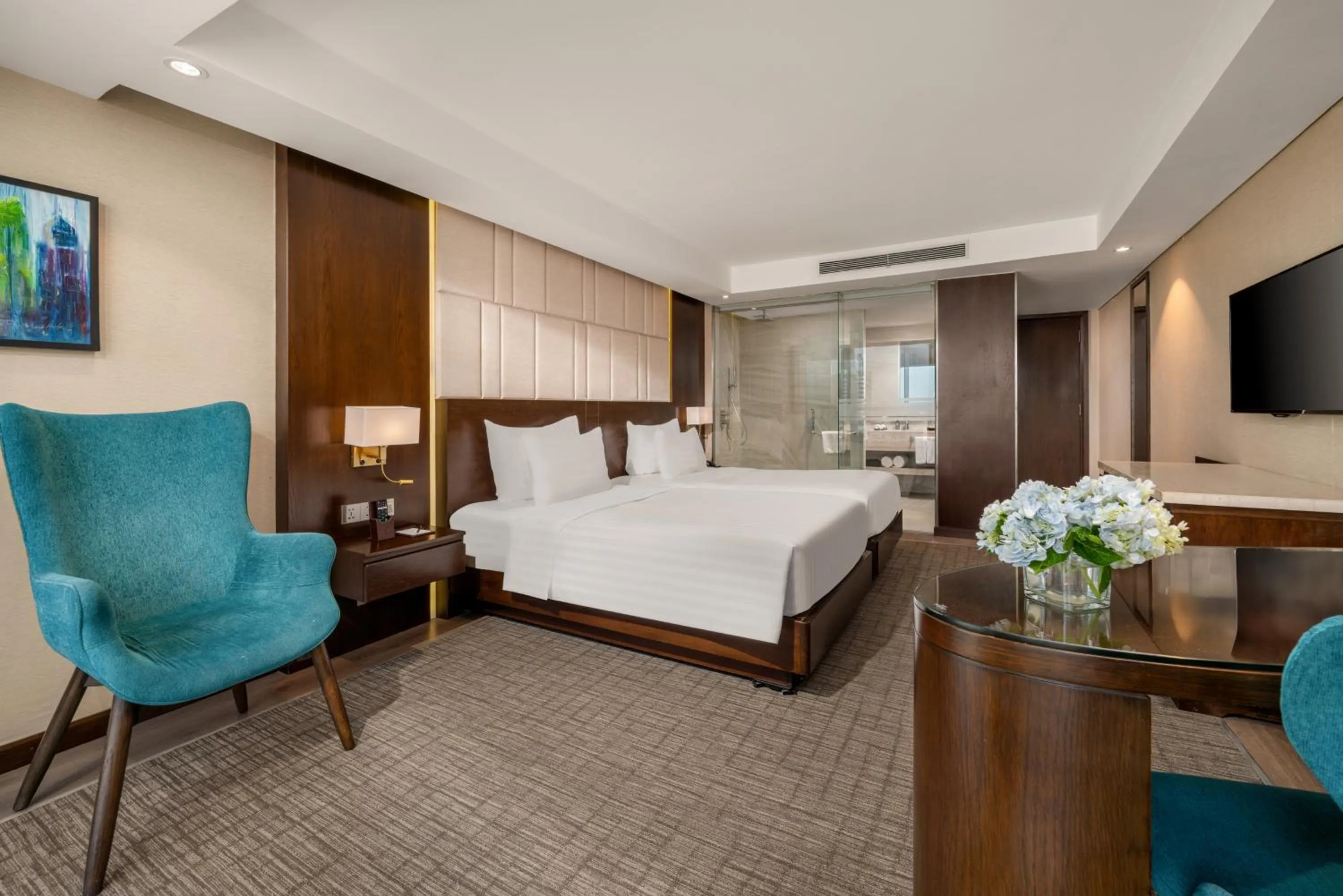 Bed in New Orient Hotel Da Nang