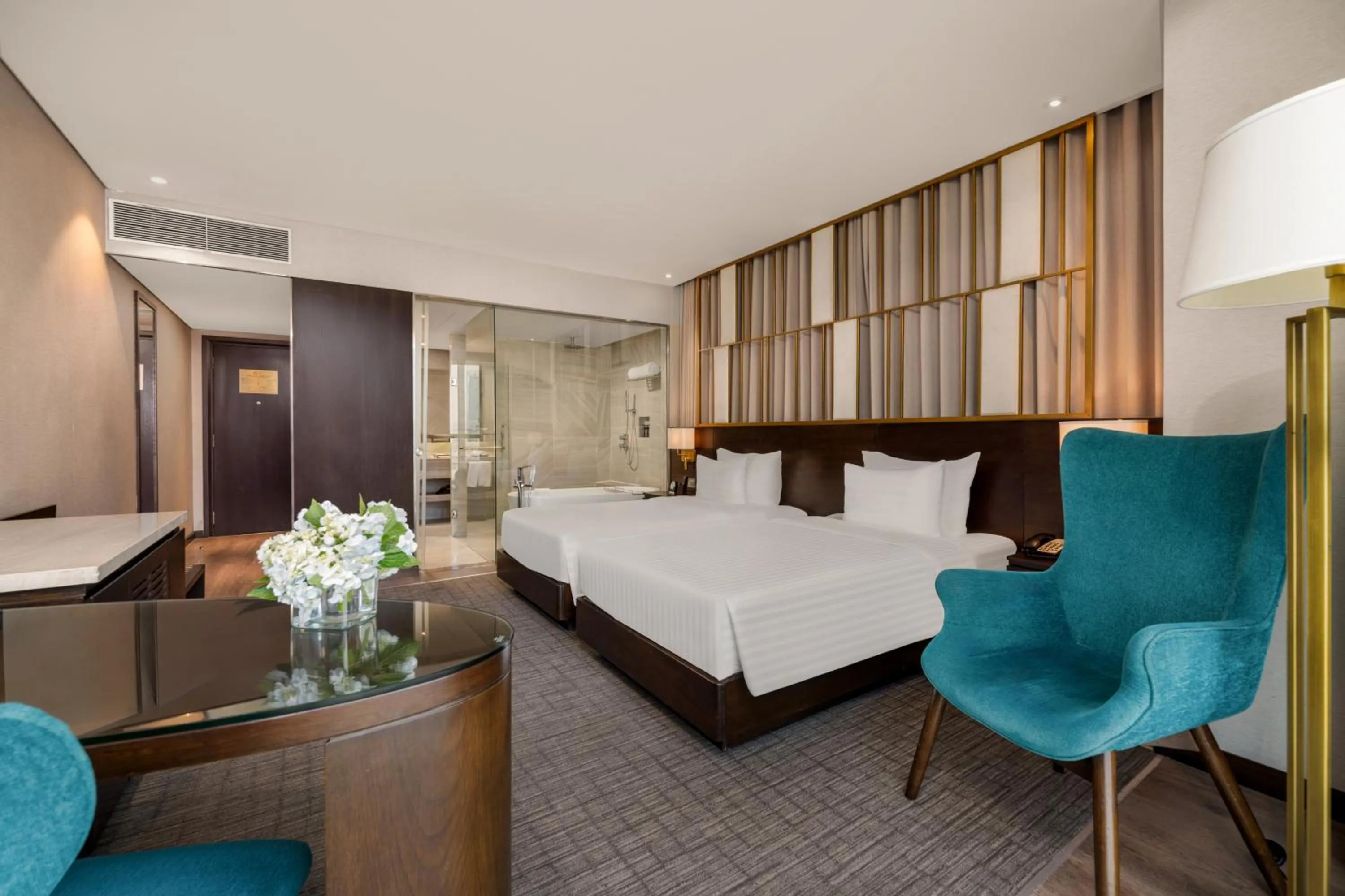 Bed in New Orient Hotel Da Nang