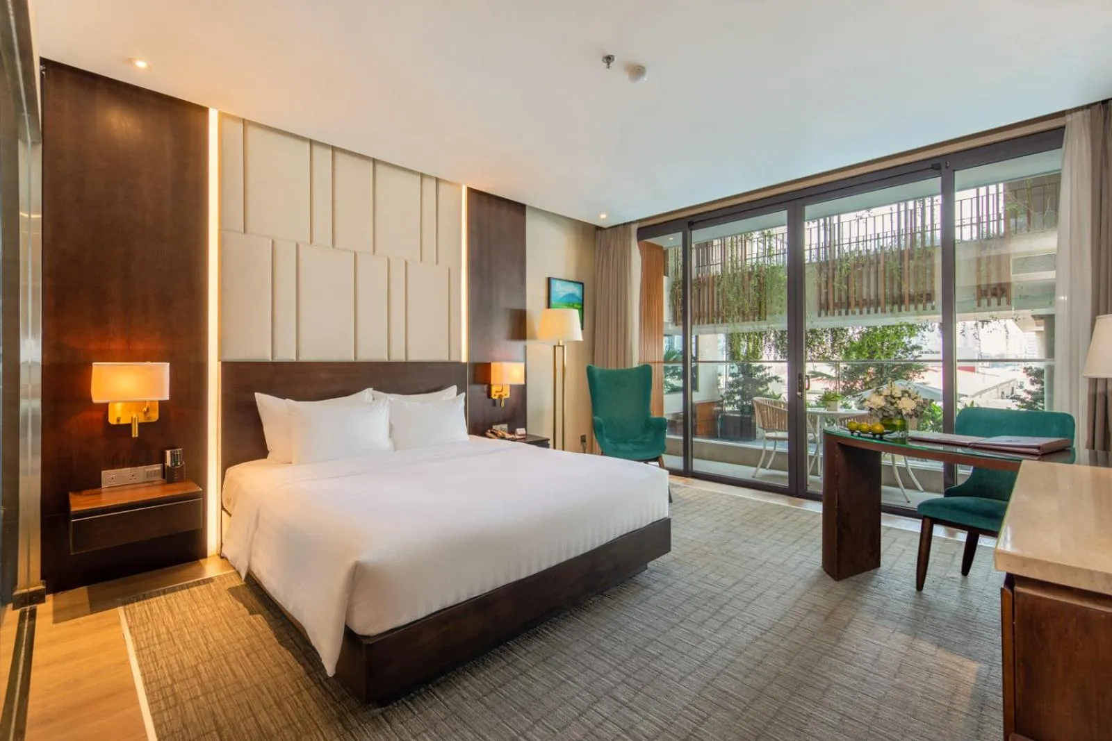 Photo of the whole room, Bed in New Orient Hotel Da Nang