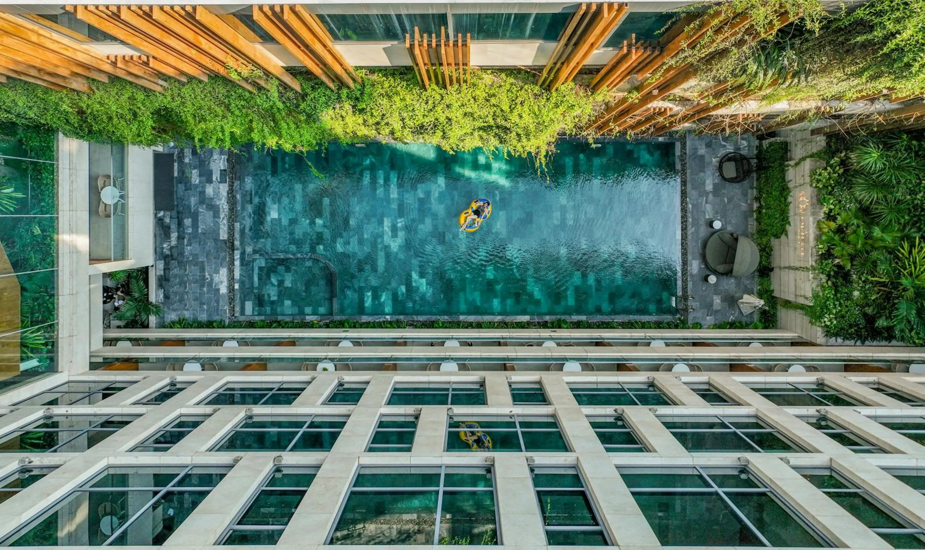 Swimming pool in New Orient Hotel Da Nang