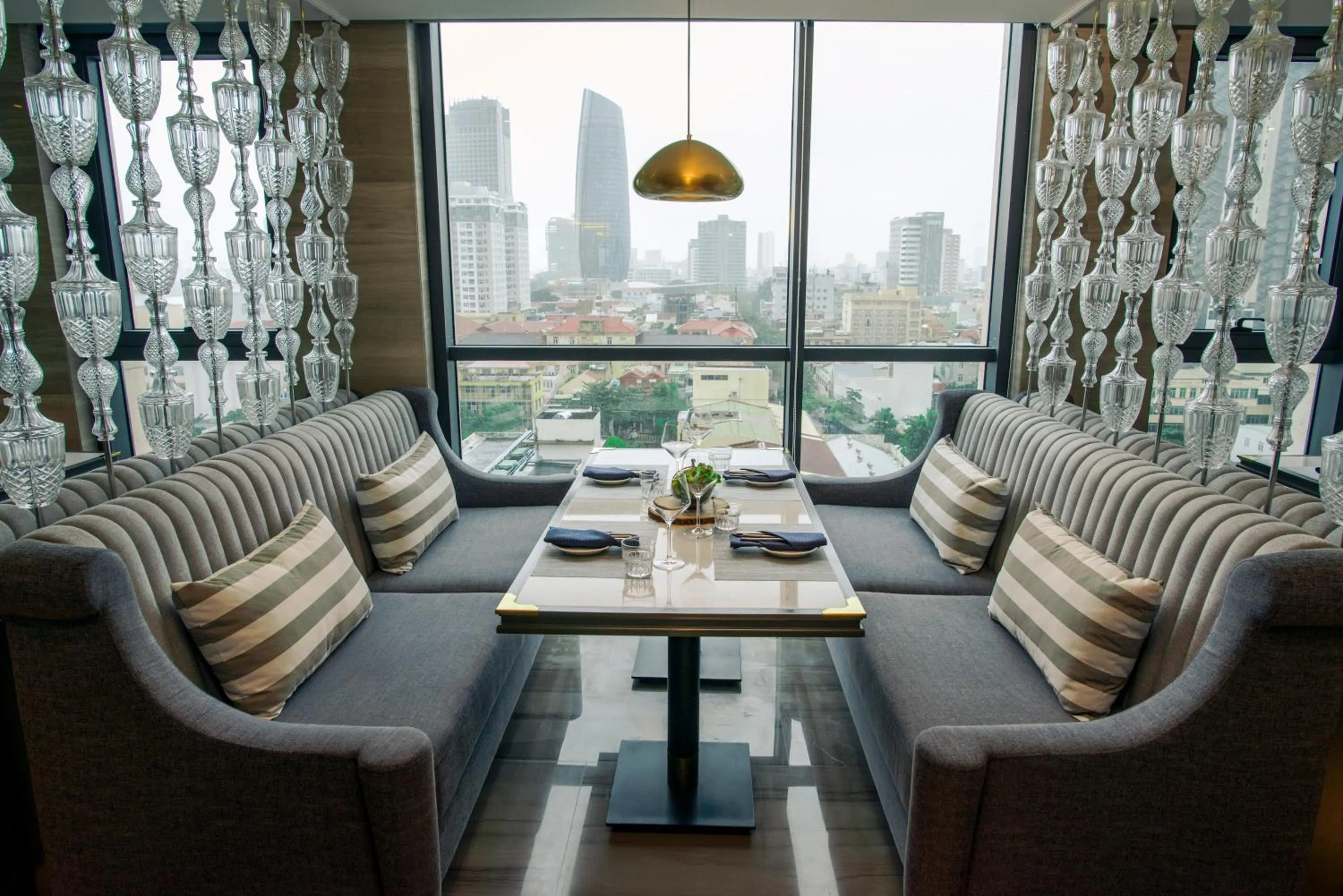 Restaurant/places to eat in New Orient Hotel Da Nang