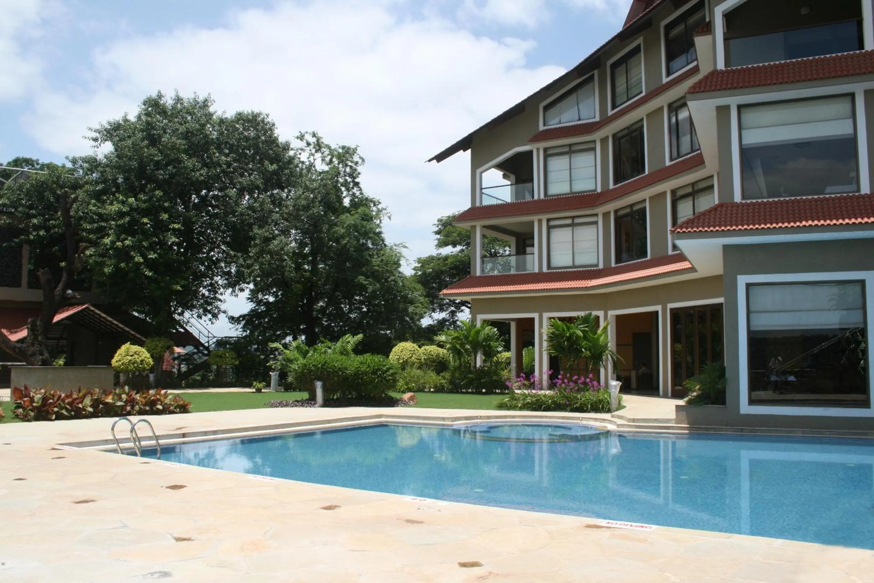 Facade/entrance in The Crown Goa