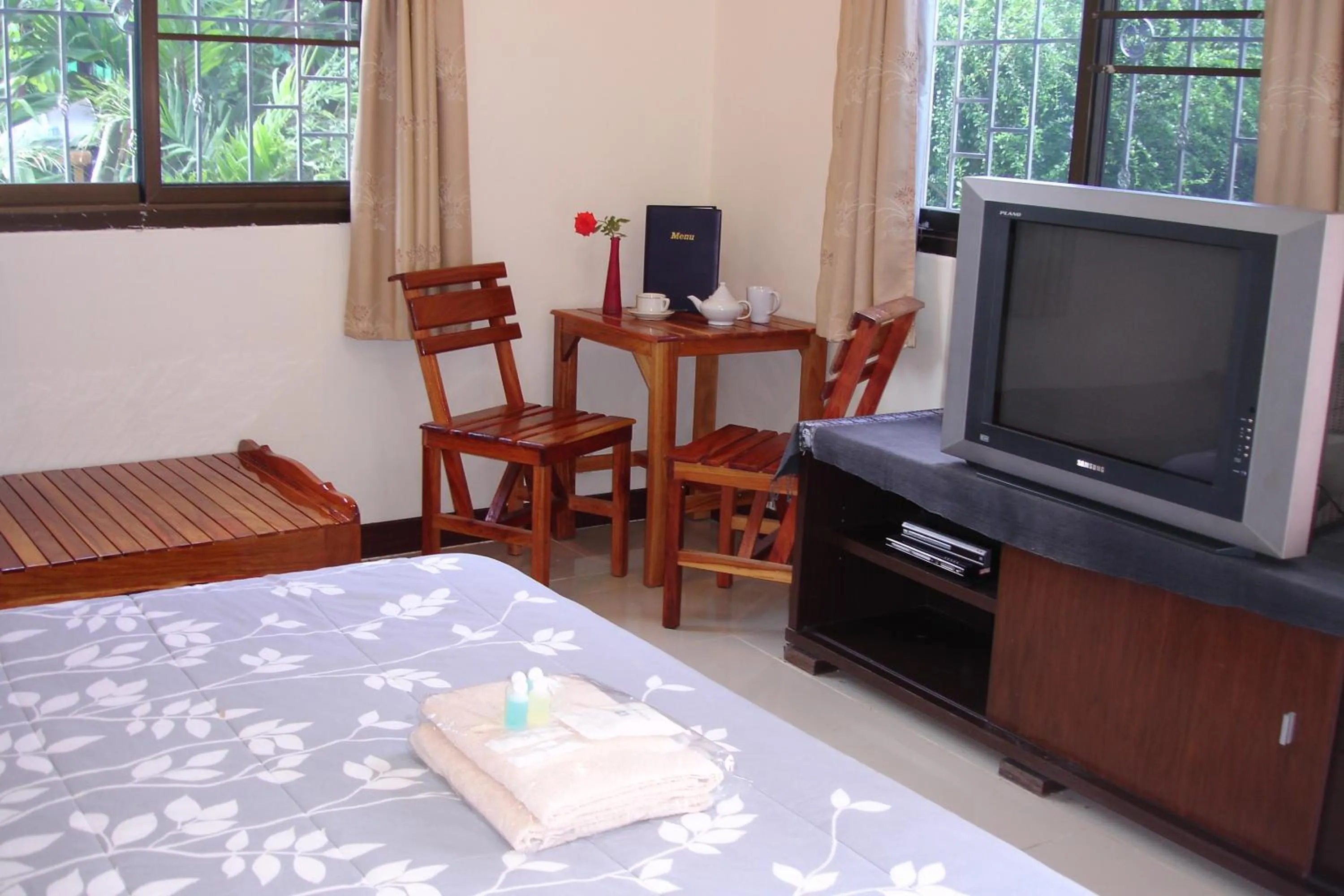 Home Stay Stc Bed And Breakfast