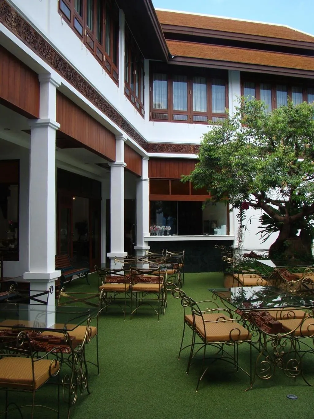 Property building in Kodchasri Thani Hotel Chiangmai