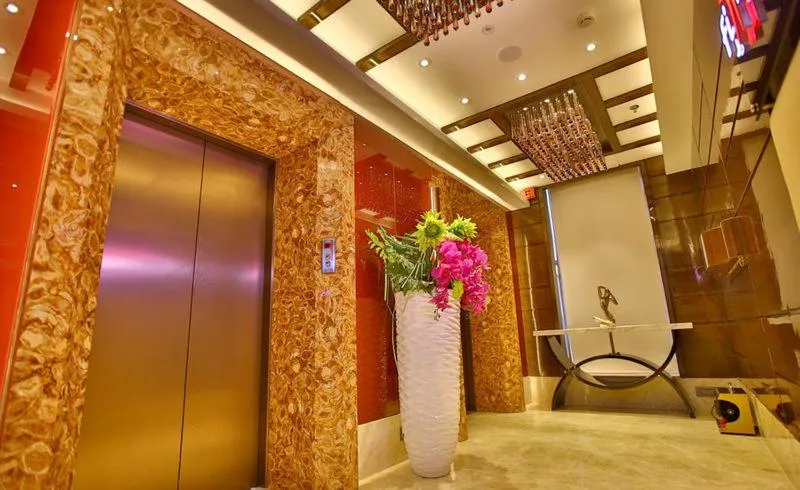 Lobby or reception in Regenta Central the Crystal Kanpur,