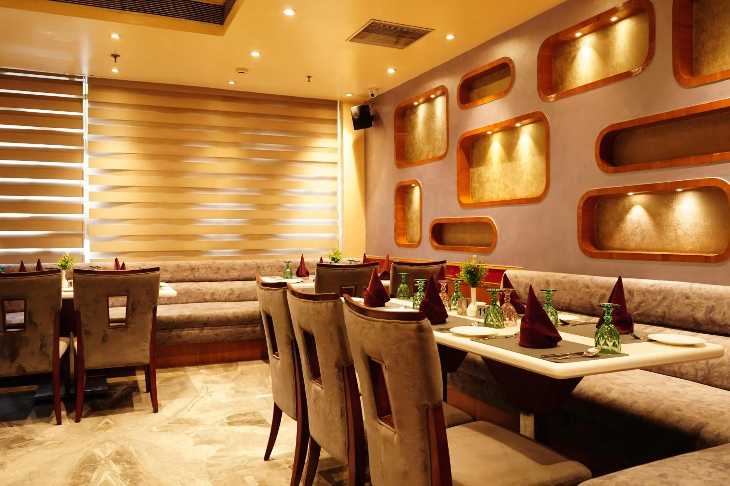 Restaurant/places to eat in Regenta Central the Crystal Kanpur,