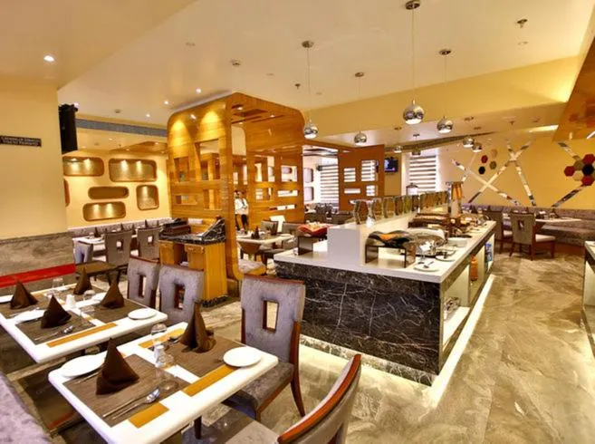 Restaurant/places to eat in Regenta Central the Crystal Kanpur,