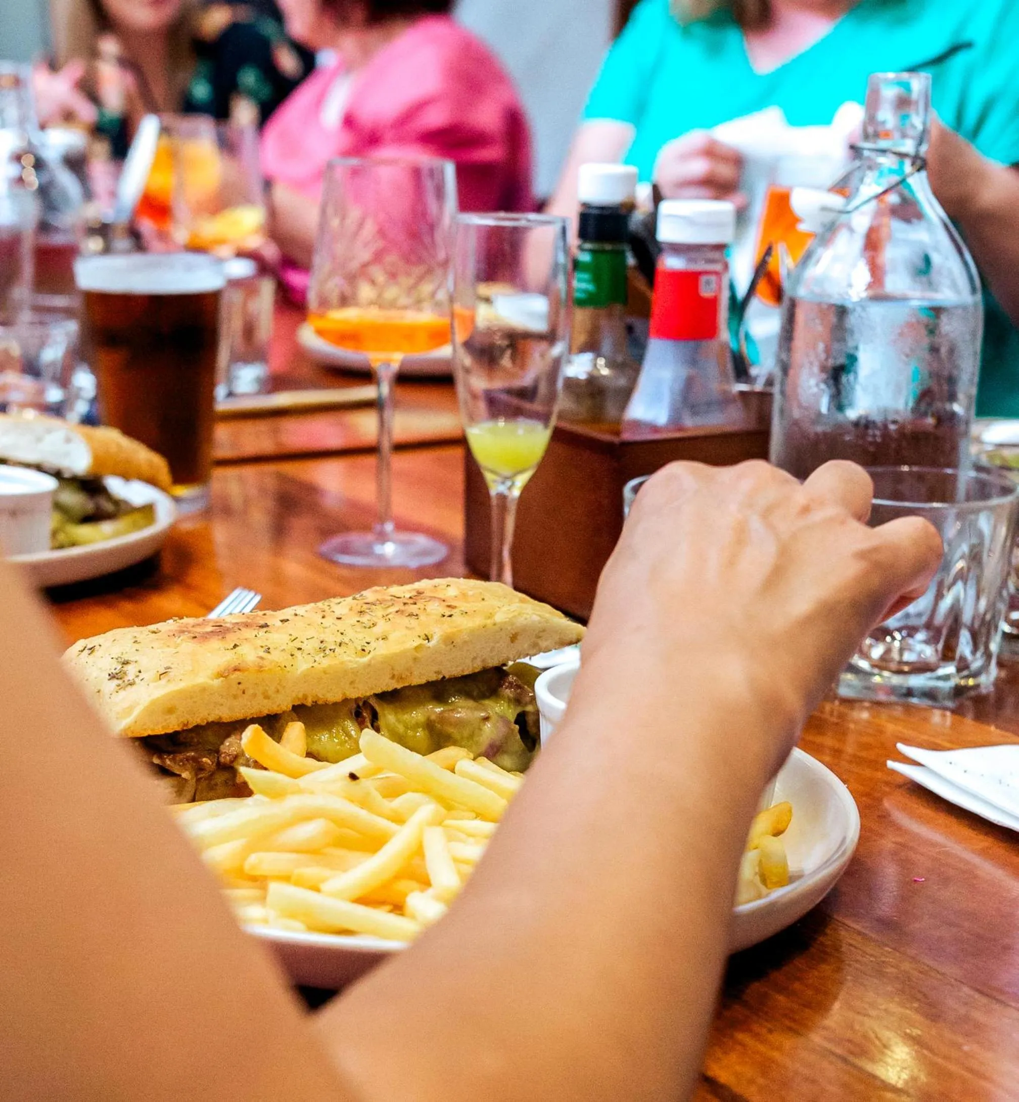 Lounge or bar in The Cambridge Hotel & Backpackers