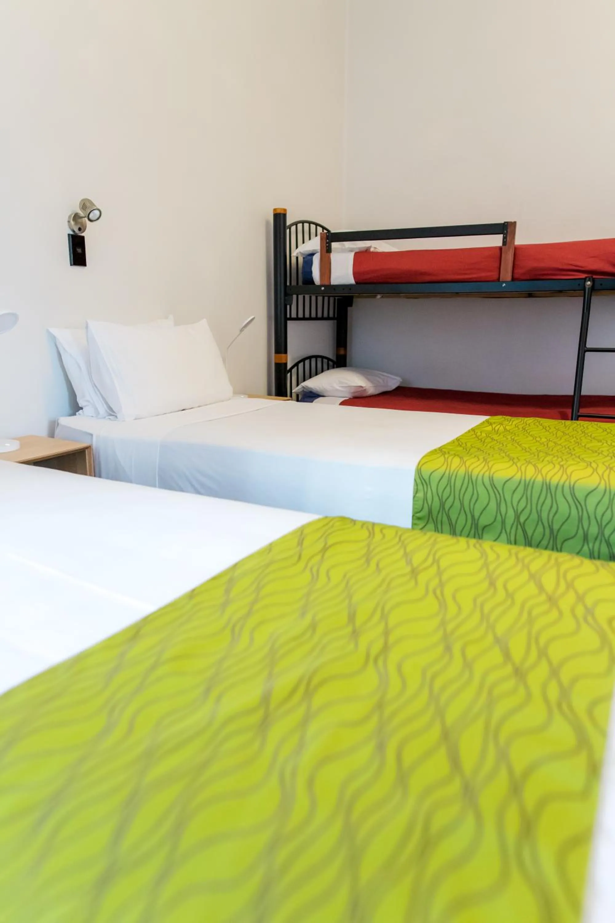 Bed in The Cambridge Hotel & Backpackers