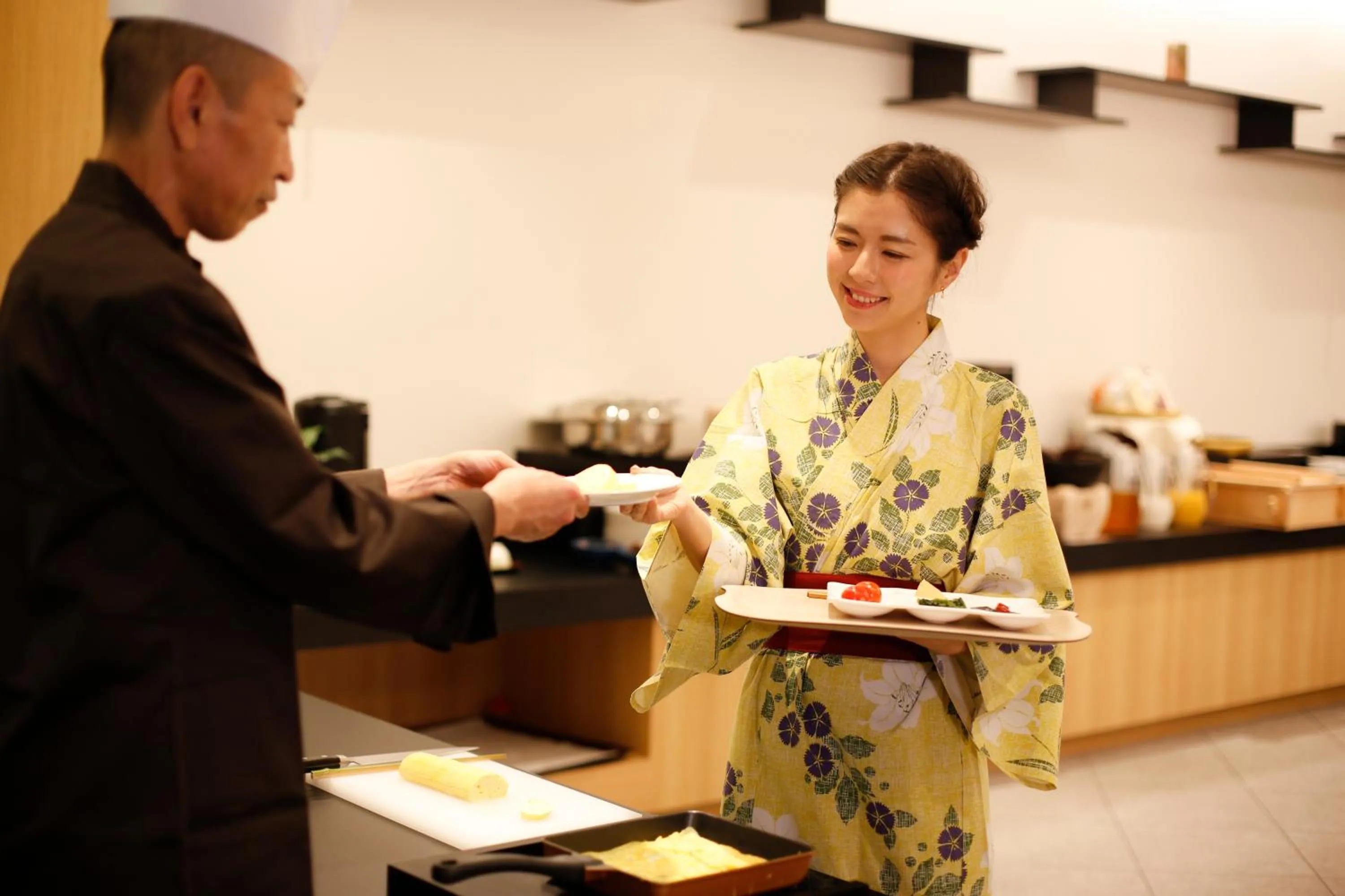 People in Yoshidaya Sannoukaku