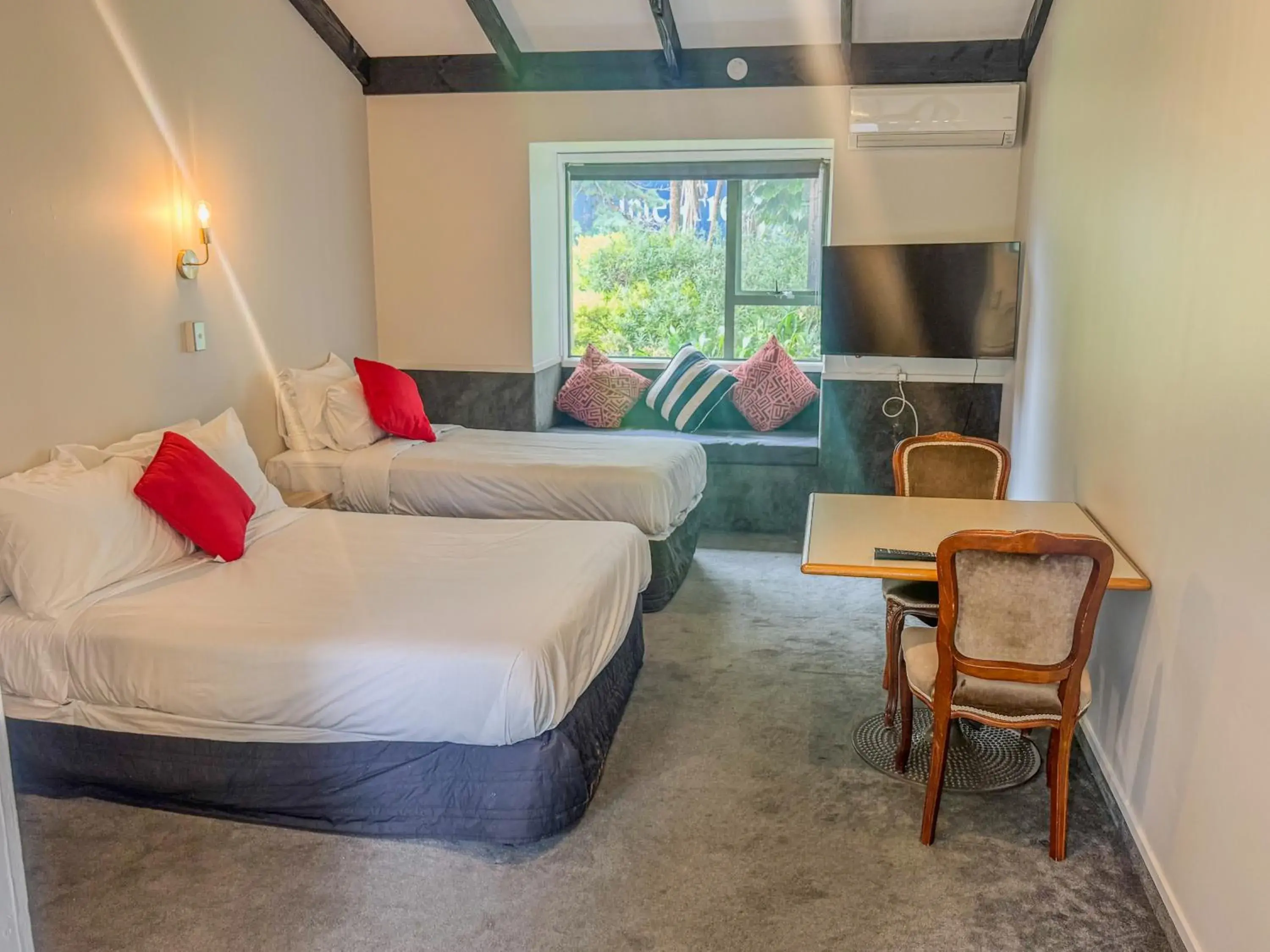 Deluxe Triple Room in Avana Suites Deluxe Triple Room in Avana Suites