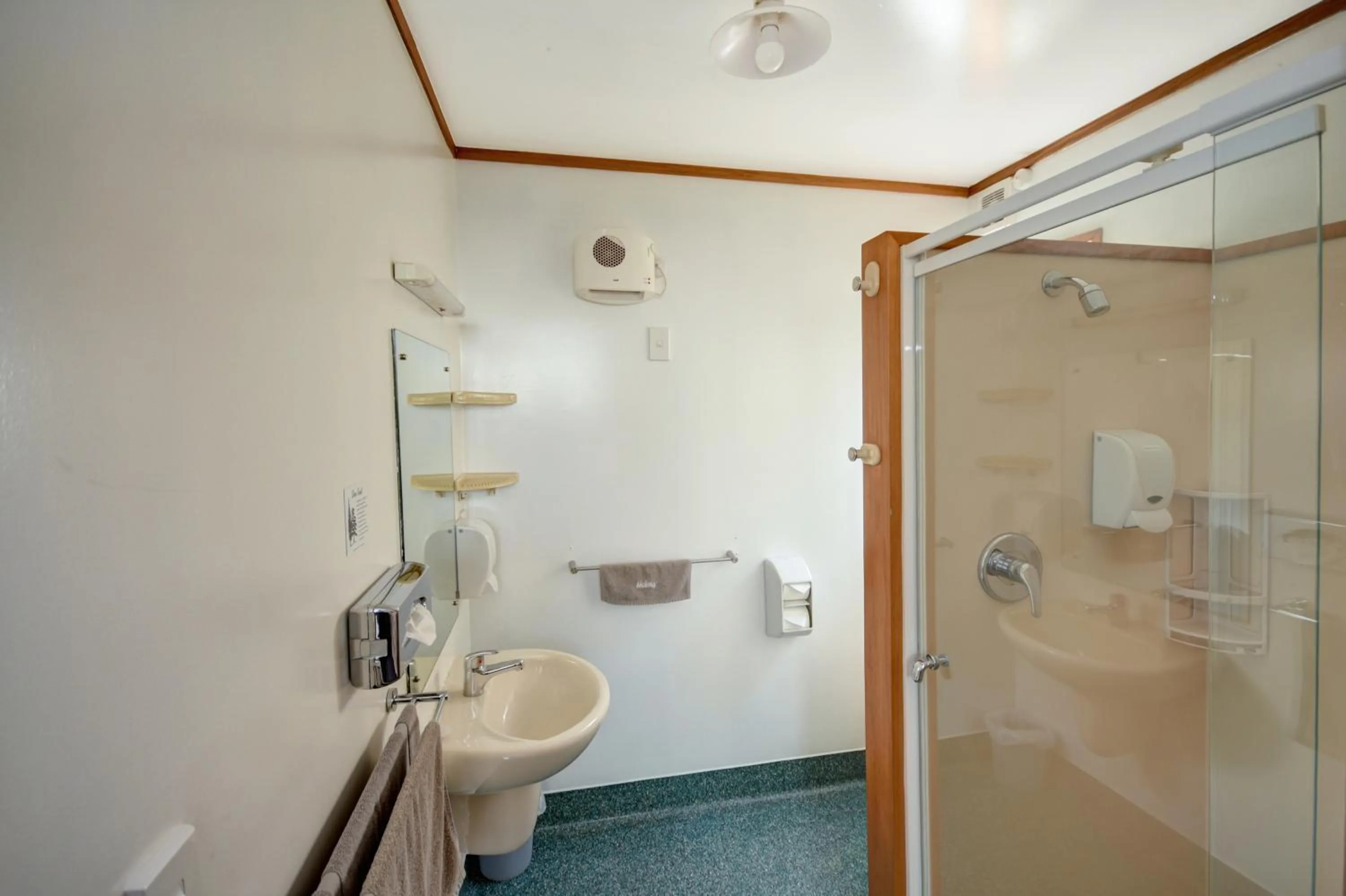 Bathroom in Garden Motel