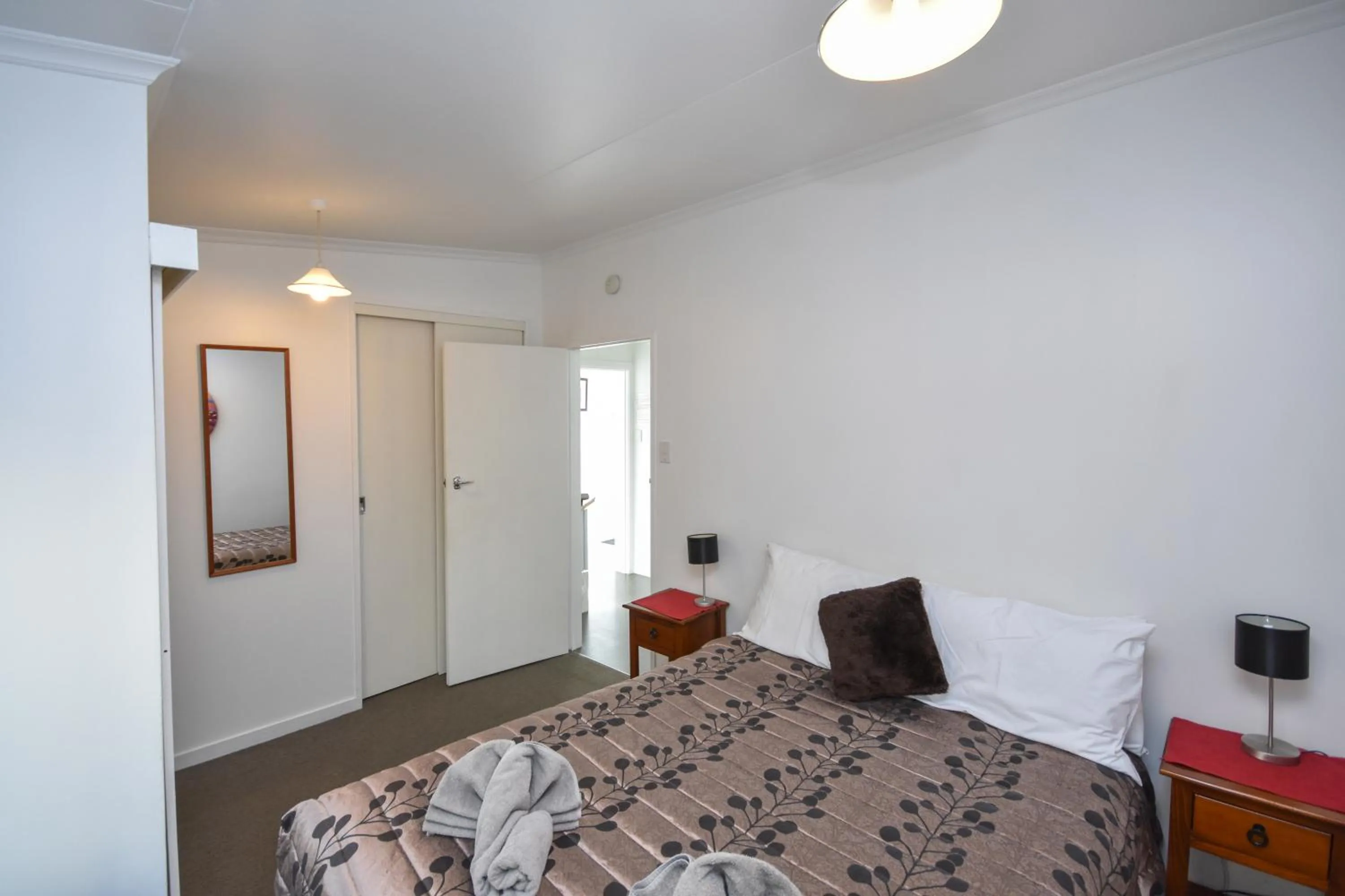 Bedroom, Bed in Garden Motel