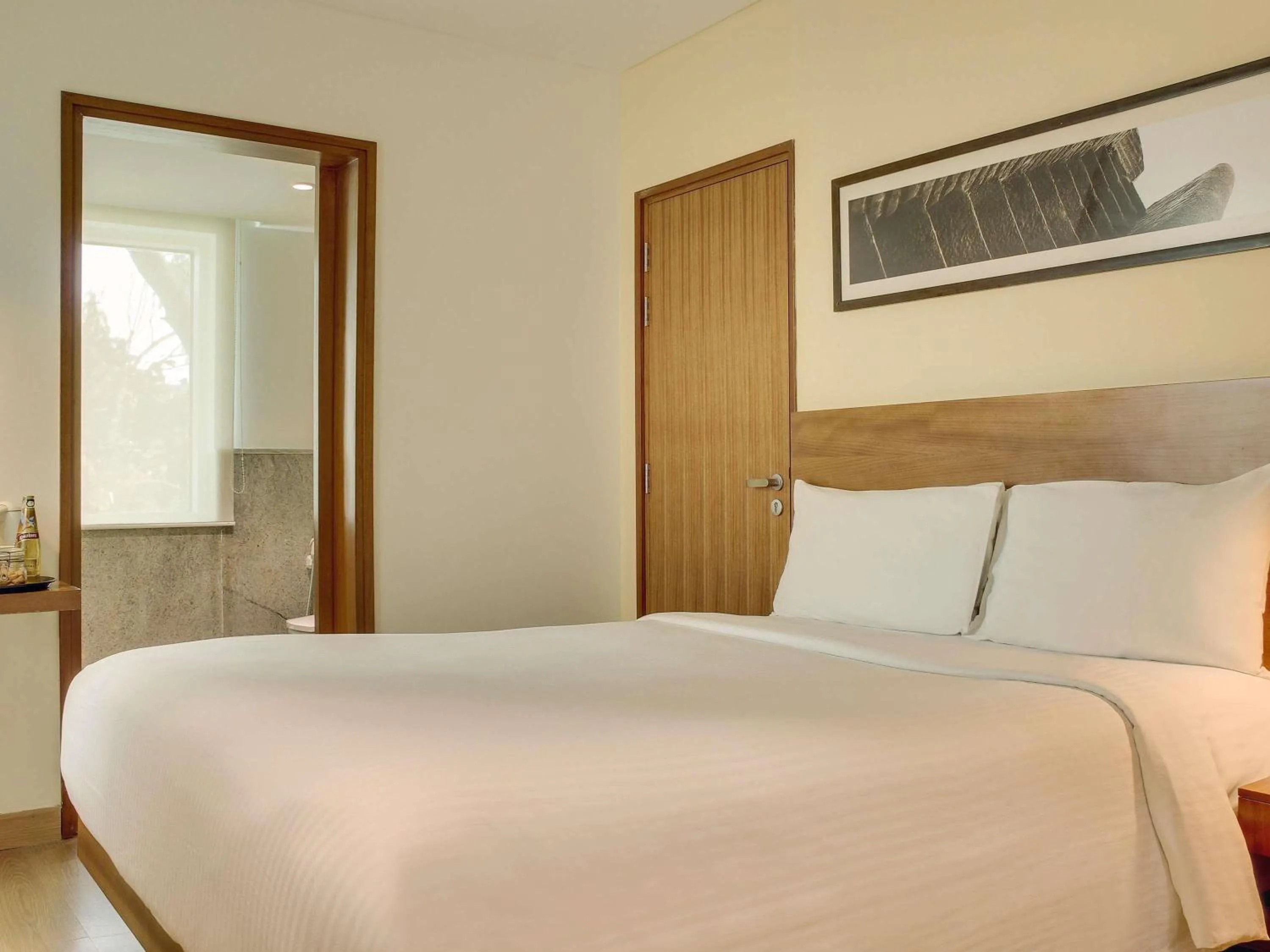 Bedroom, Bed in ibis Mumbai Airport - An Accor Brand