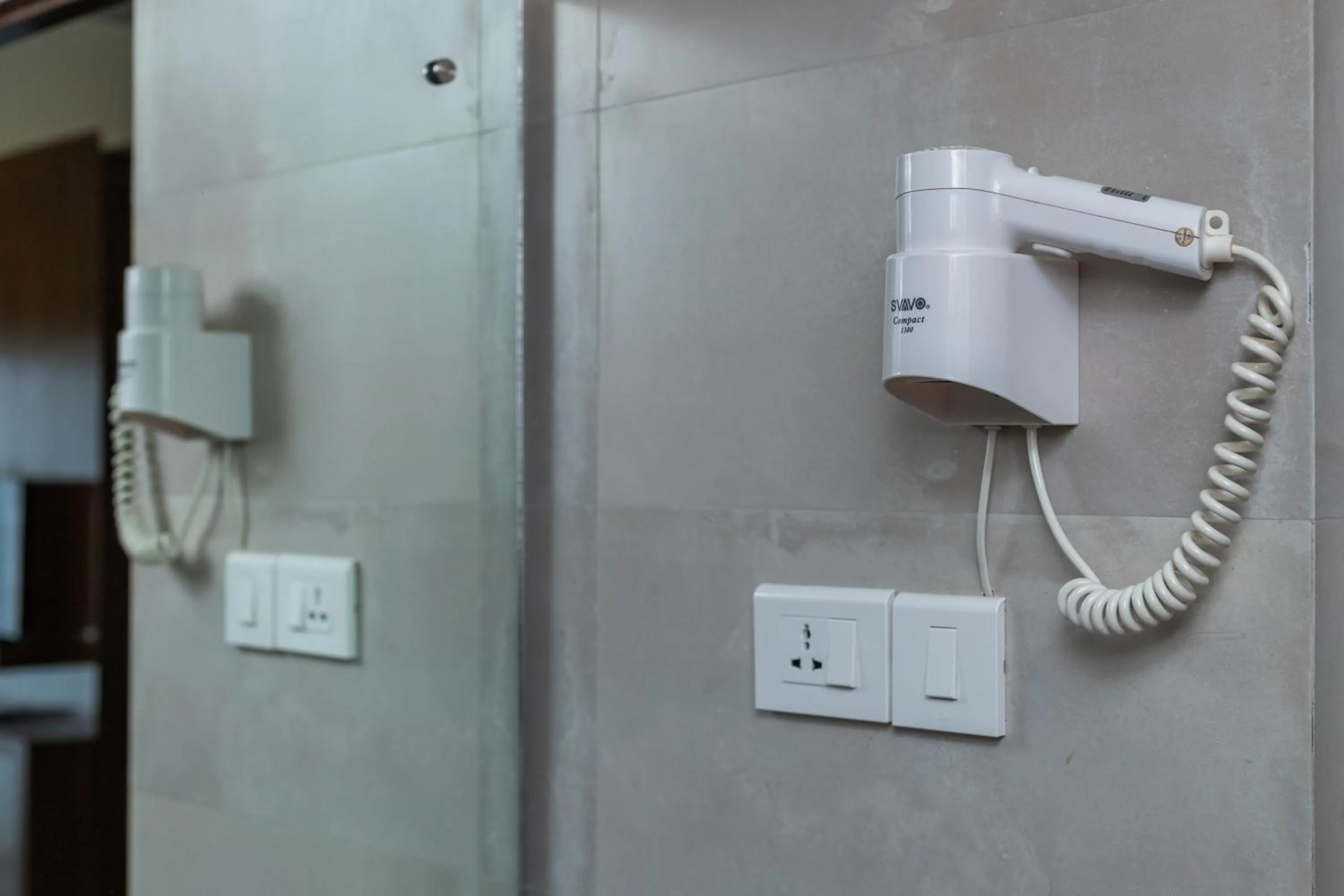 hair dryier in Hotel Haven O' Ganga