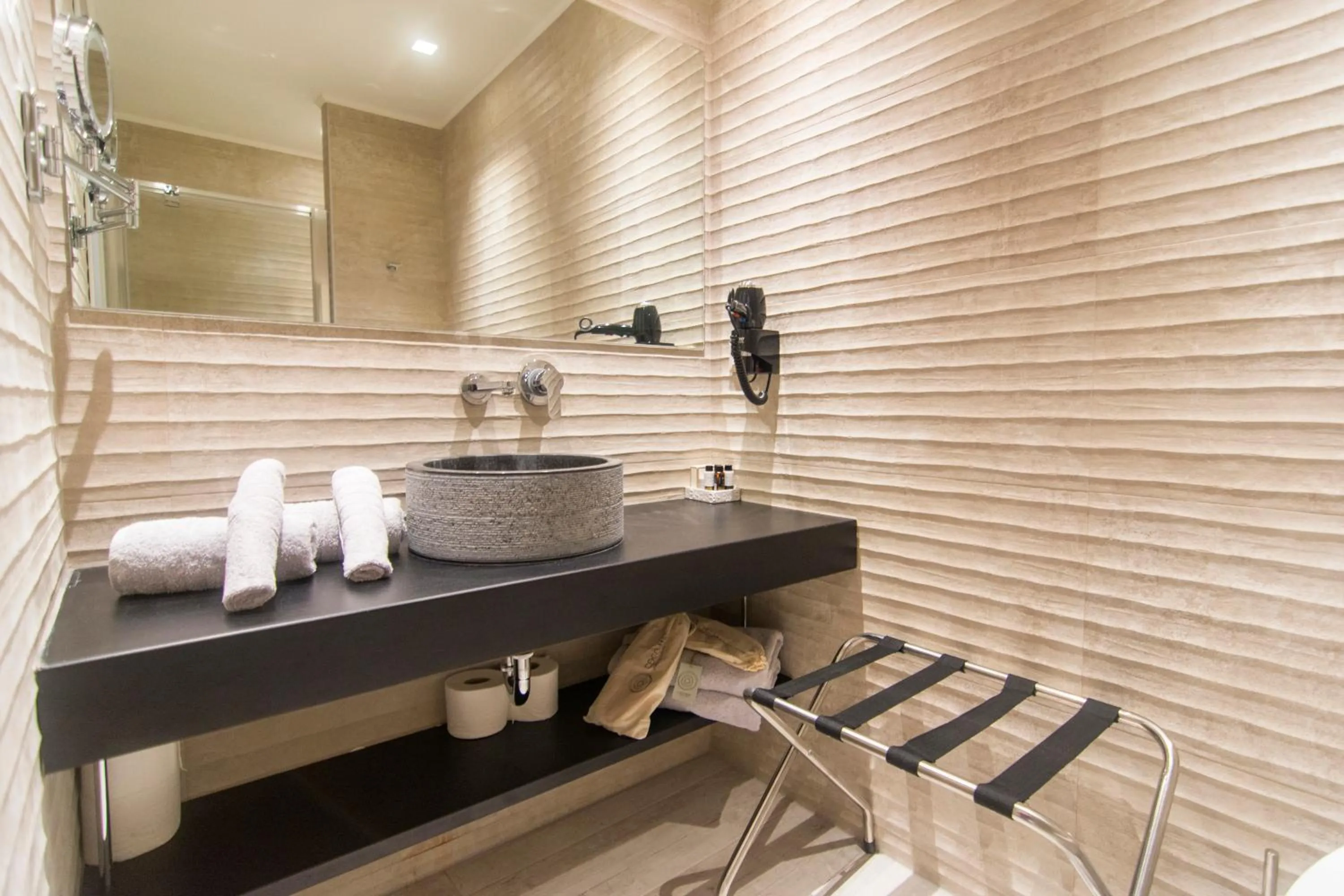 Bathroom in Prima Vista Beachfront Boutique Hotel