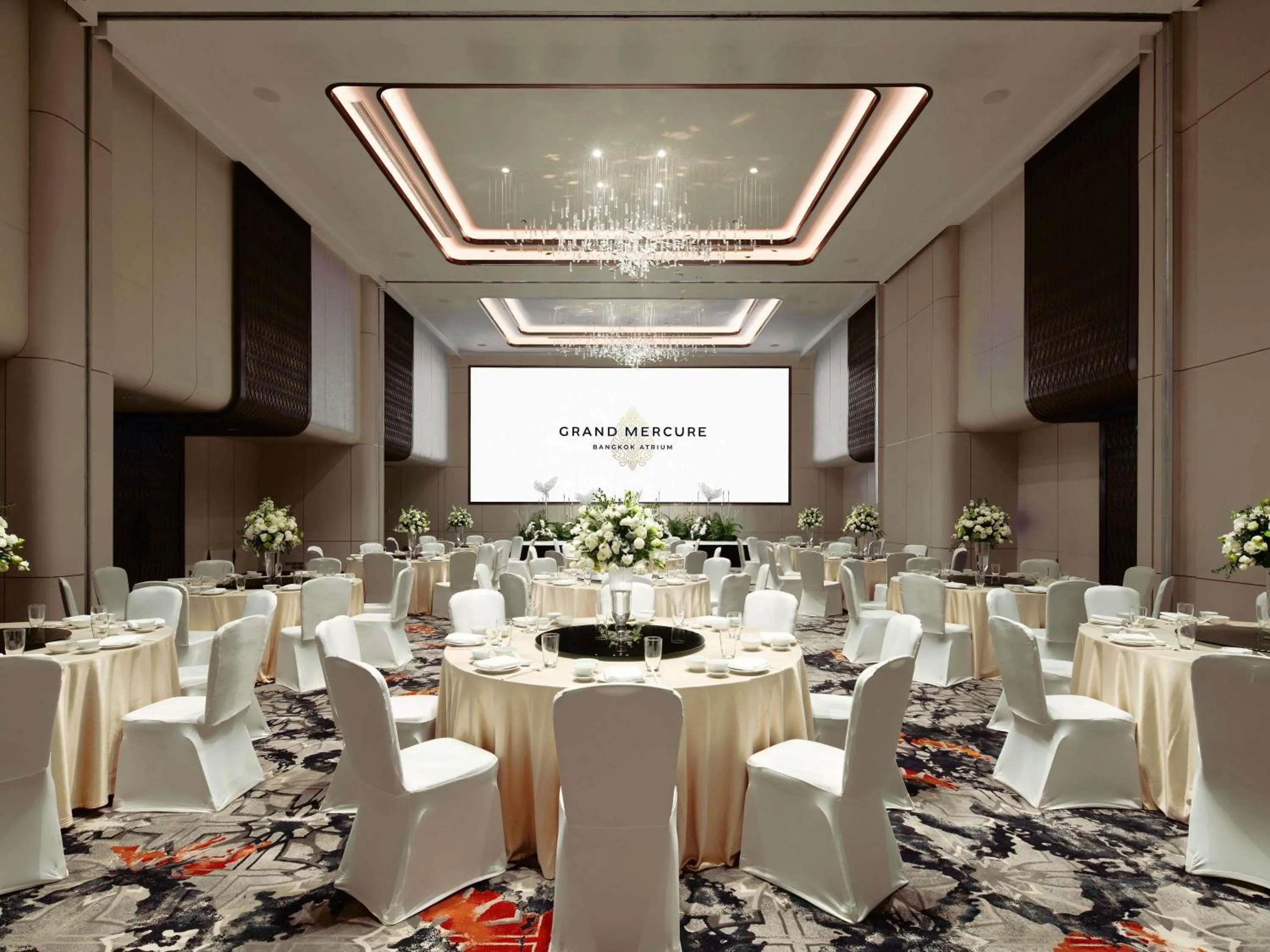 wedding in Grand Mercure Bangkok Atrium