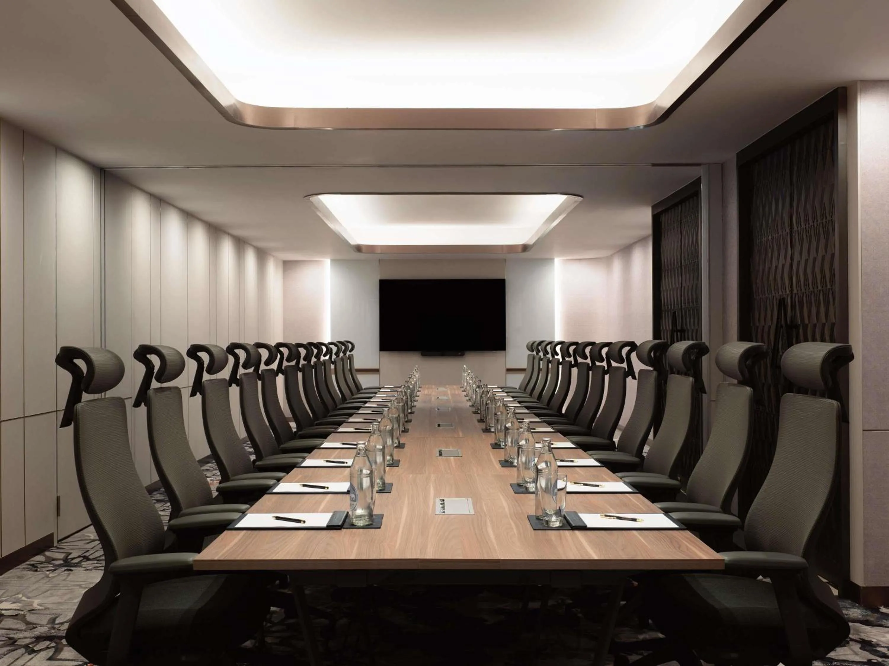 Meeting/conference room in Grand Mercure Bangkok Atrium