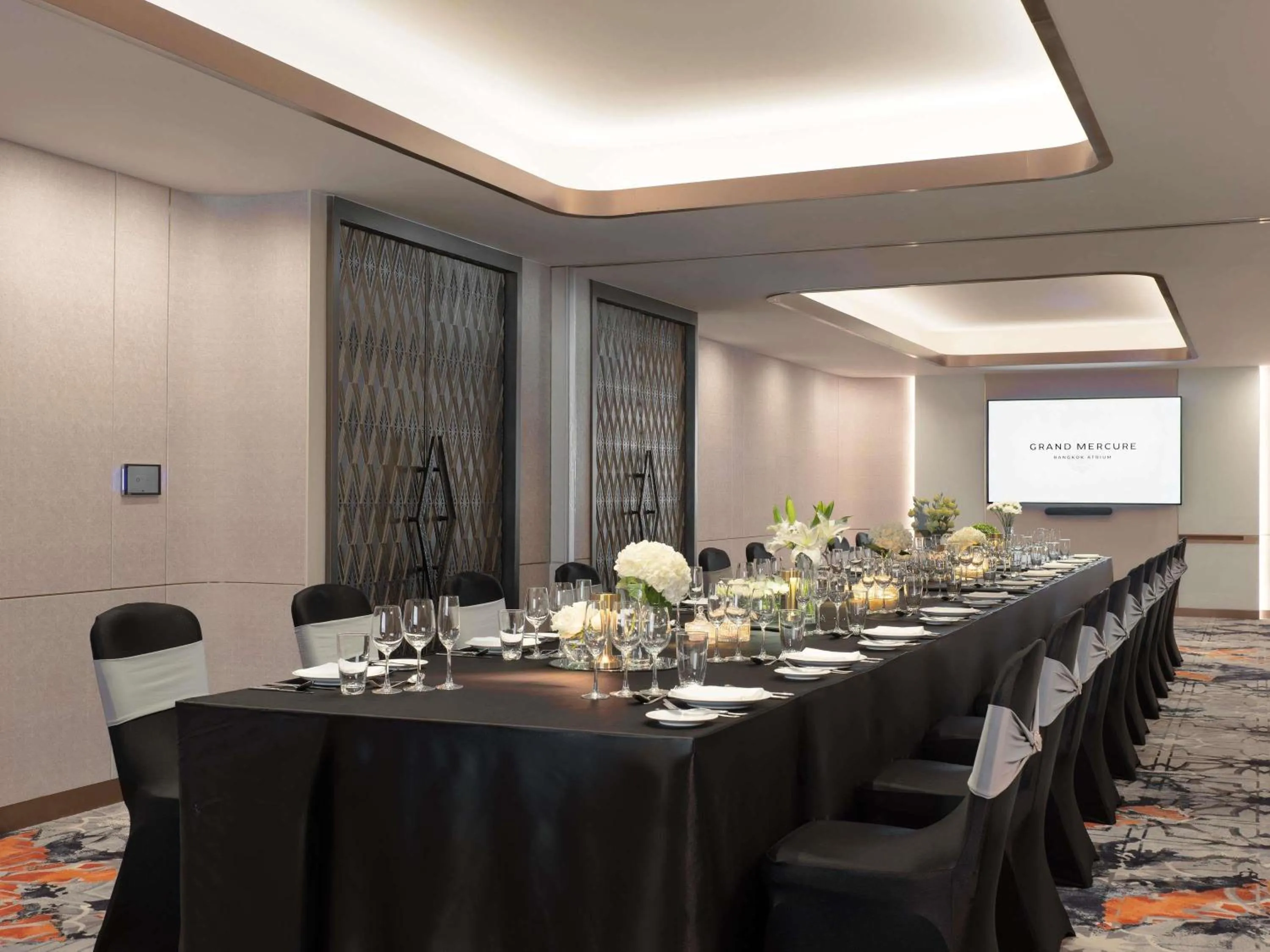 Meeting/conference room in Grand Mercure Bangkok Atrium