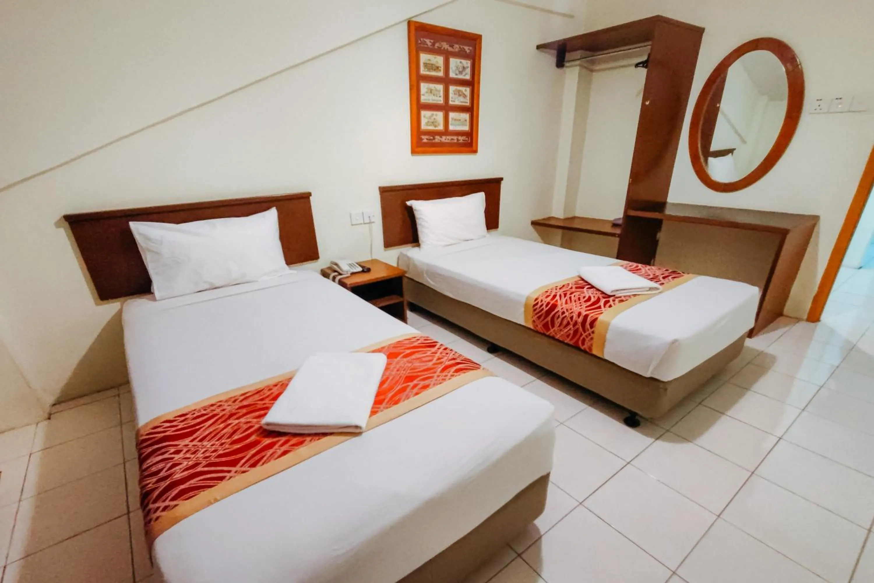Bedroom, Bed in Virgo Batik Resort Teluk Batik Lumut