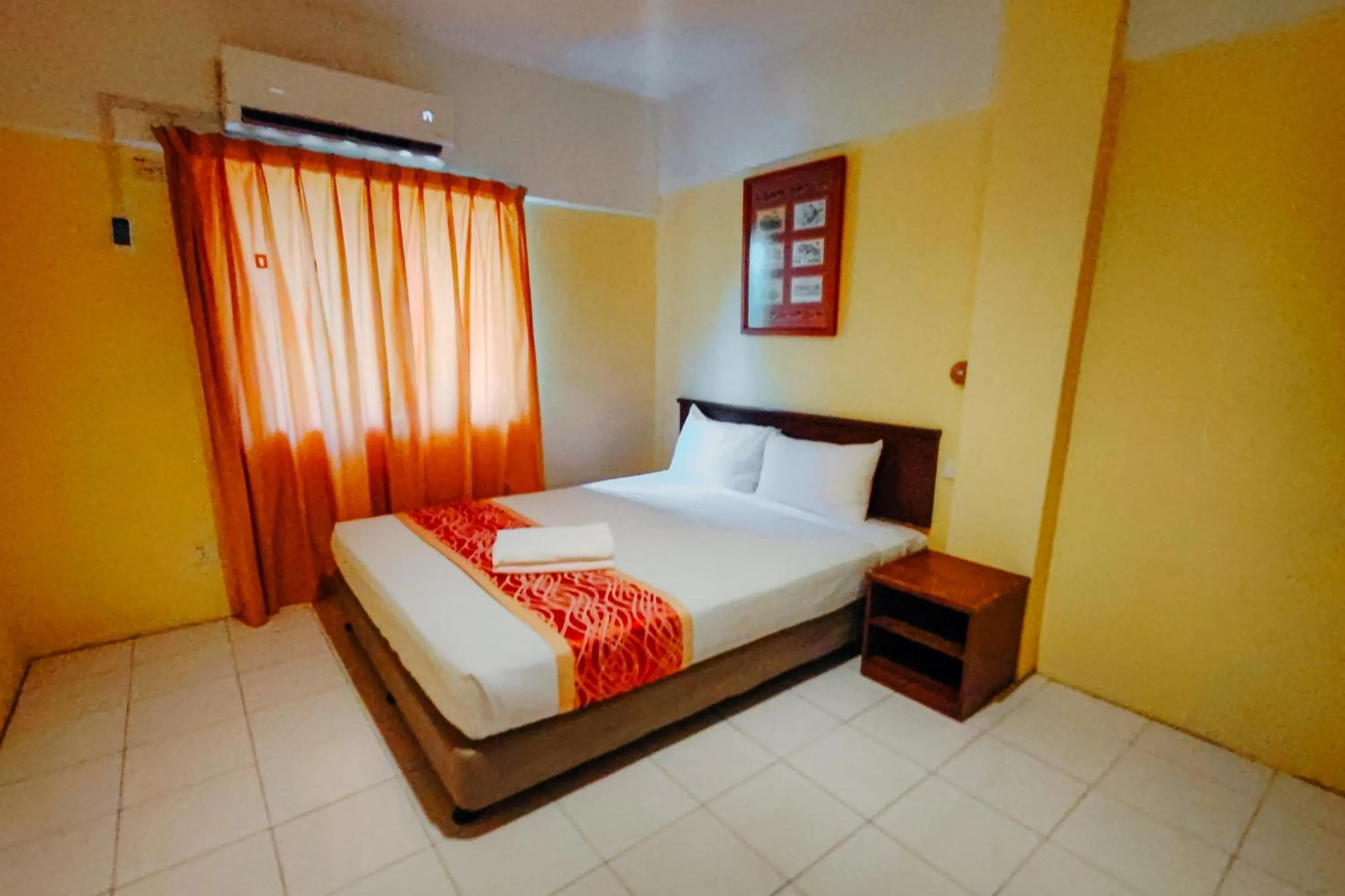 Bedroom, Bed in Virgo Batik Resort Teluk Batik Lumut