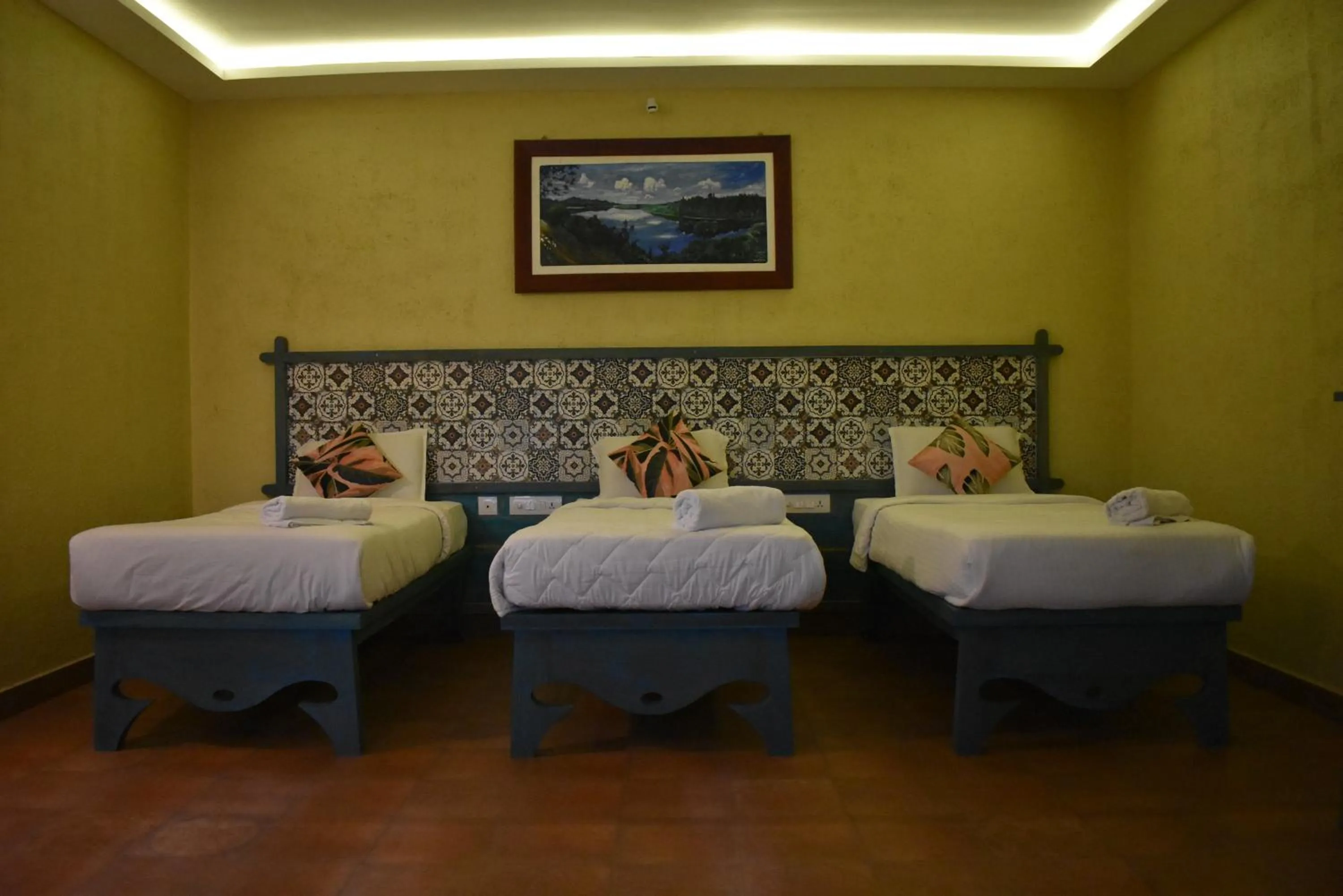 Photo of the whole room, Bed in Vista Del Lago