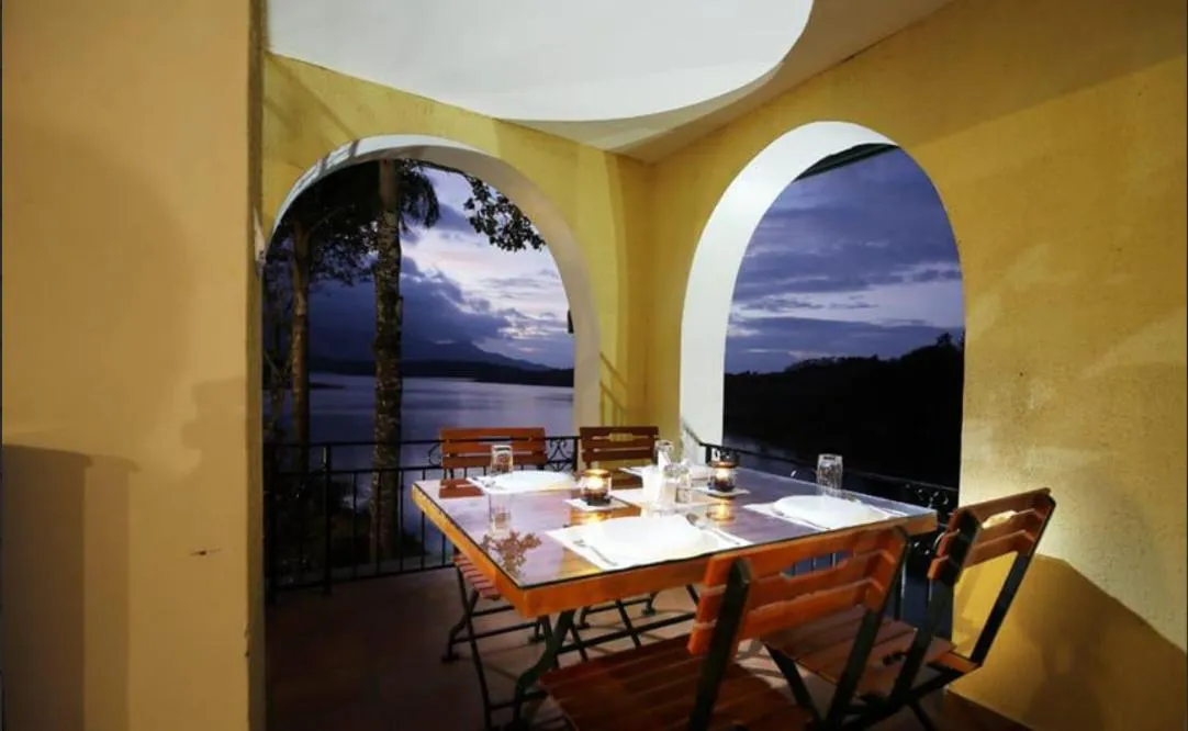 Breakfast in Vista Del Lago