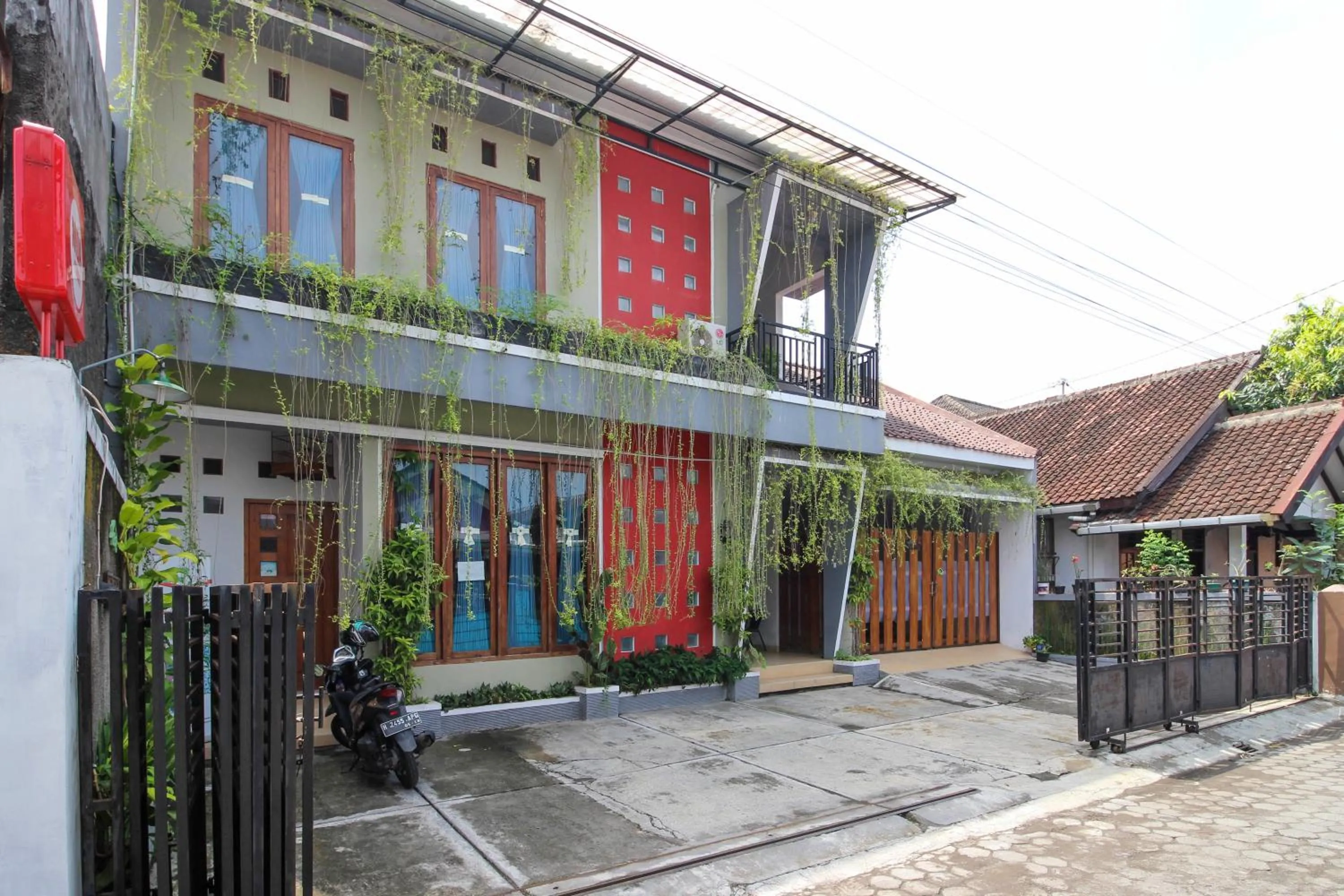 Bird's eye view in RedDoorz near Hartono Mall