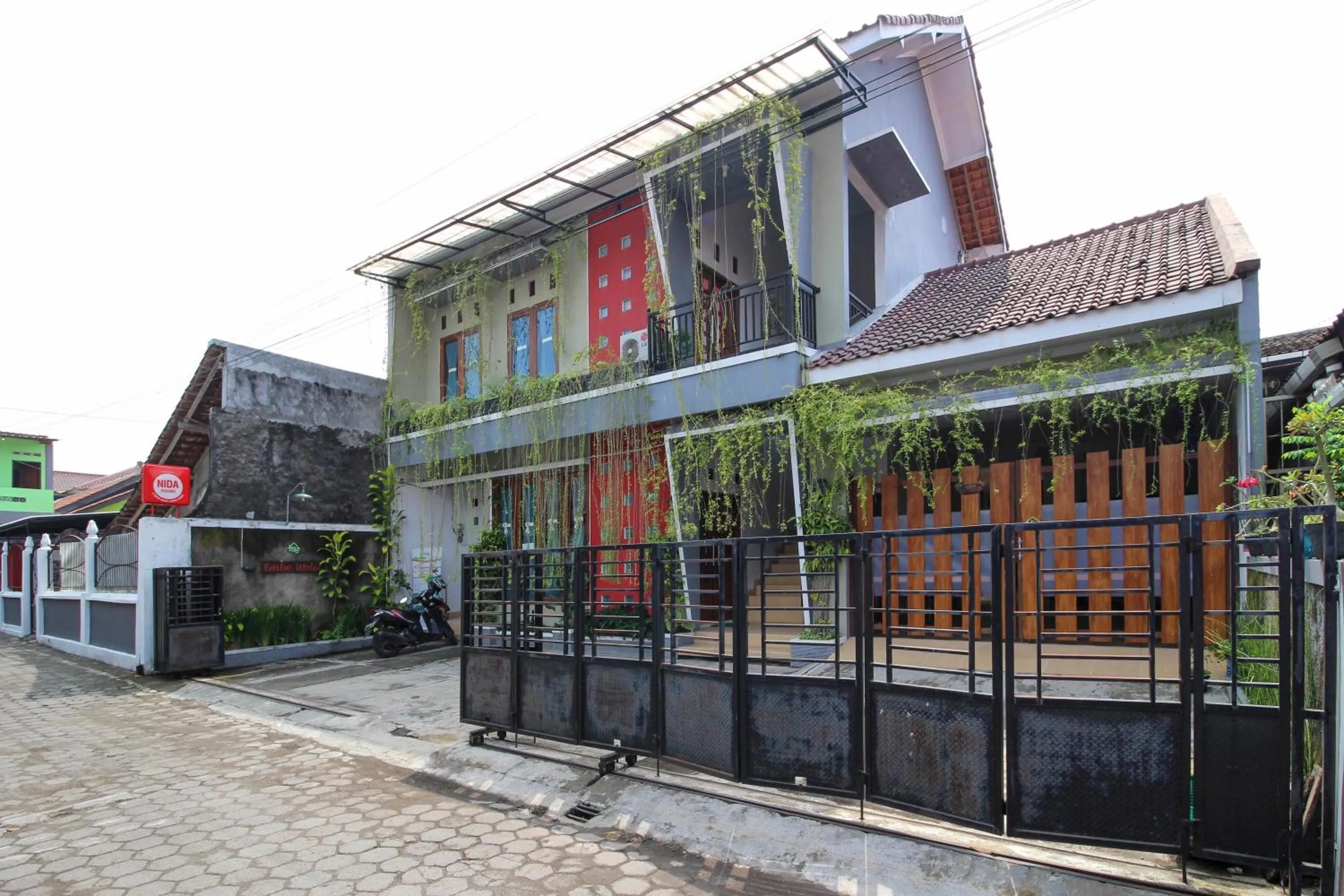 Bird's eye view in RedDoorz near Hartono Mall