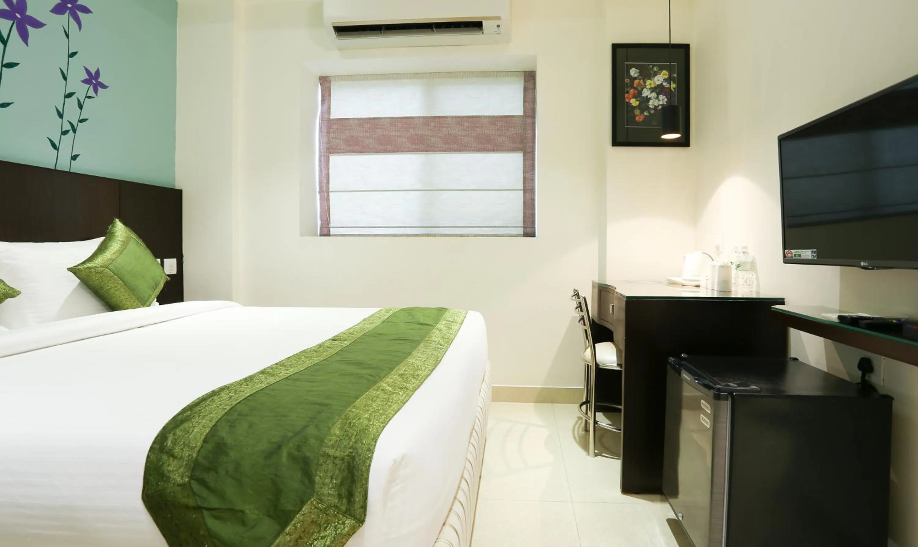 Bed in Treebo C Plaza