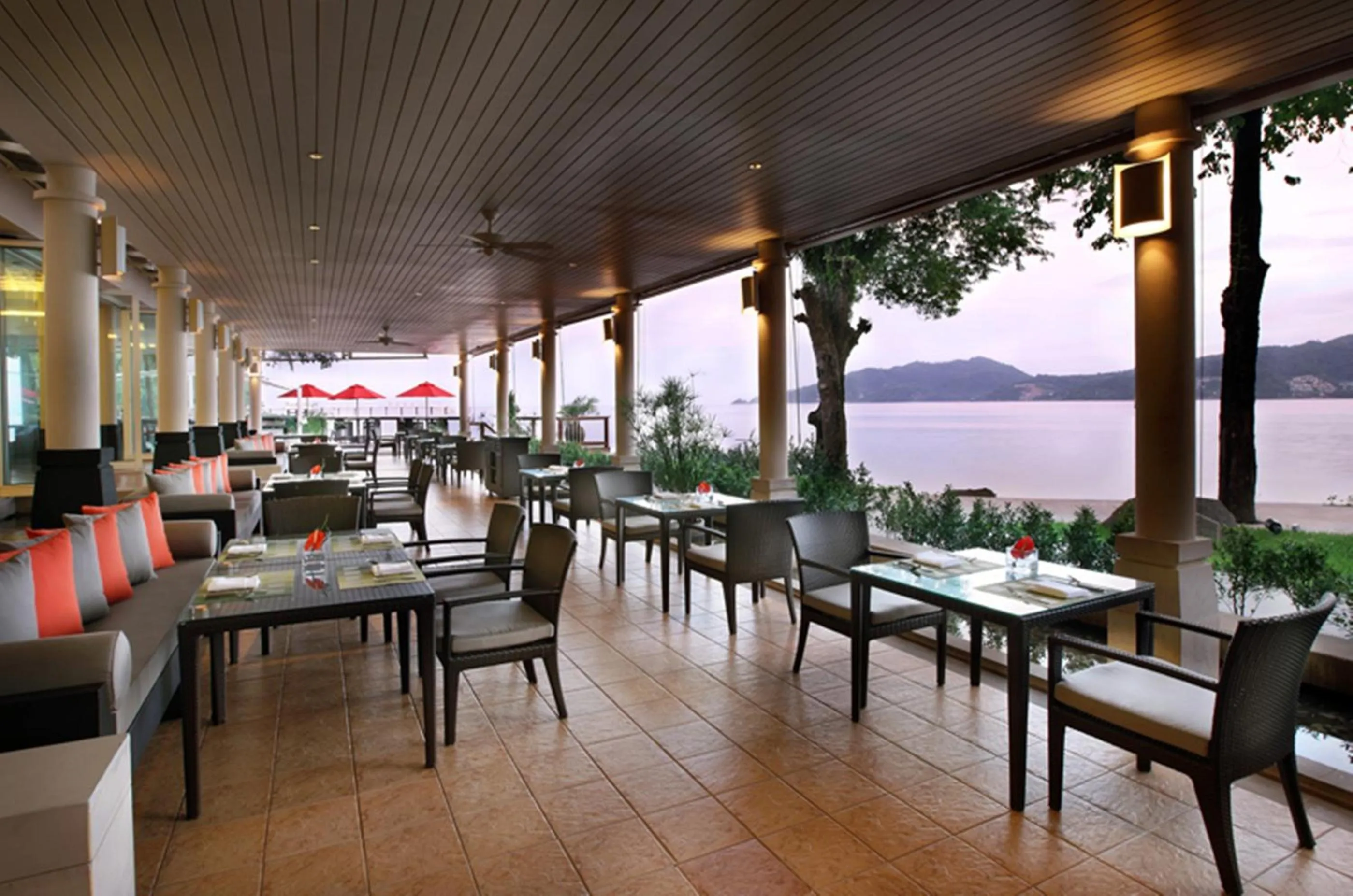 Restaurant/places to eat in Amari Phuket