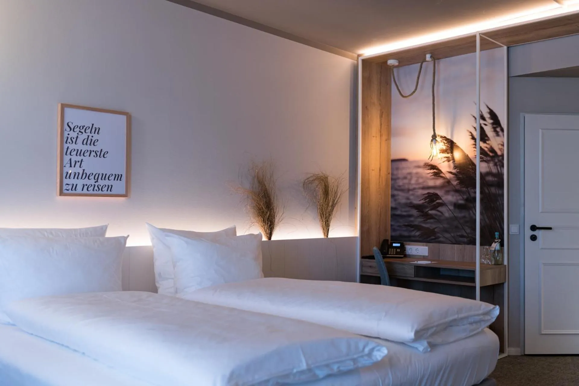 Photo of the whole room, Bed in Hafenhotel zu Putbus