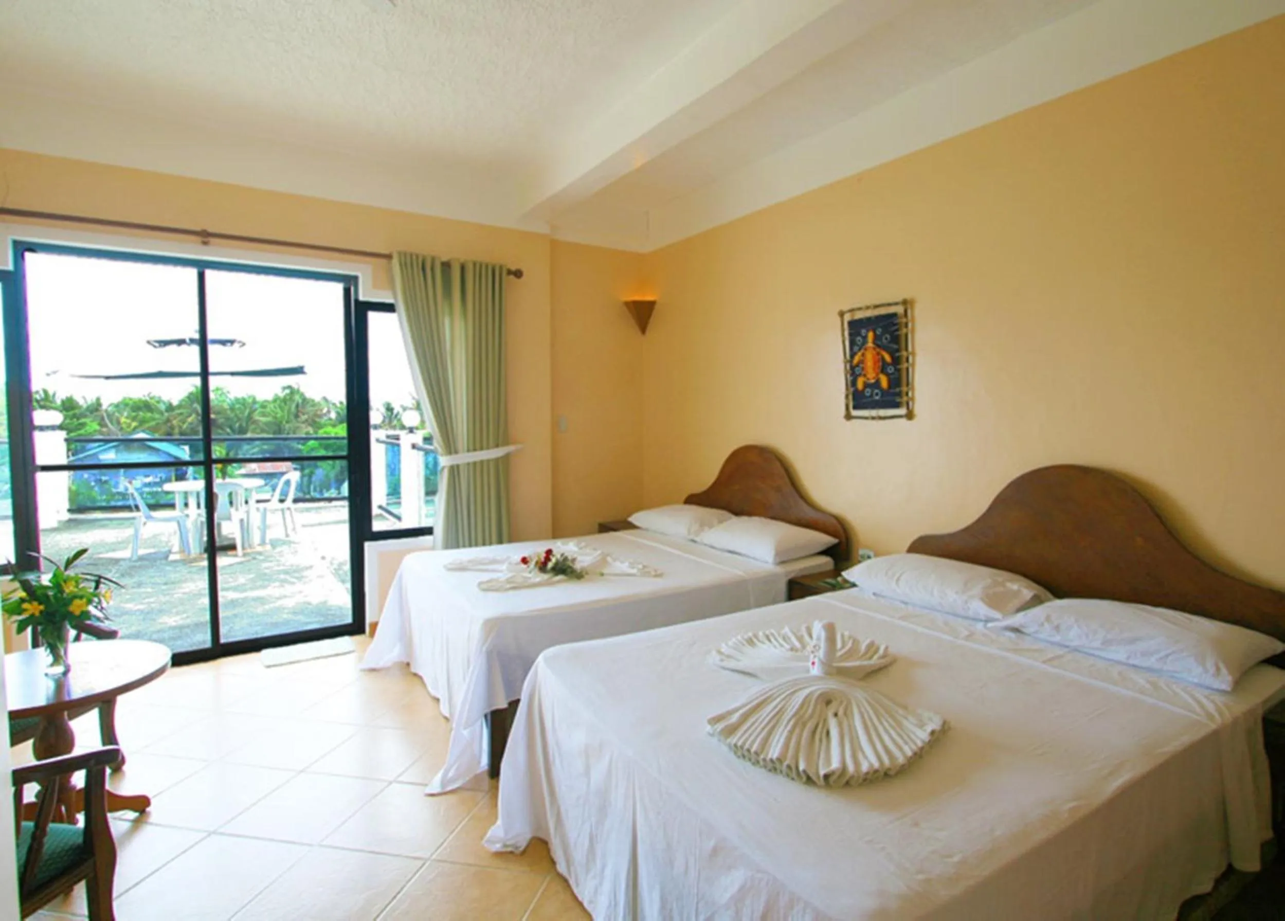 Day, Bed in Turtle Inn Resort