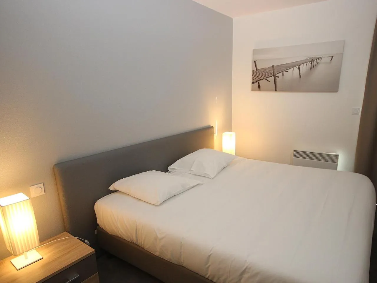 Bed in Gold Beach Hotel & RESIDENCE