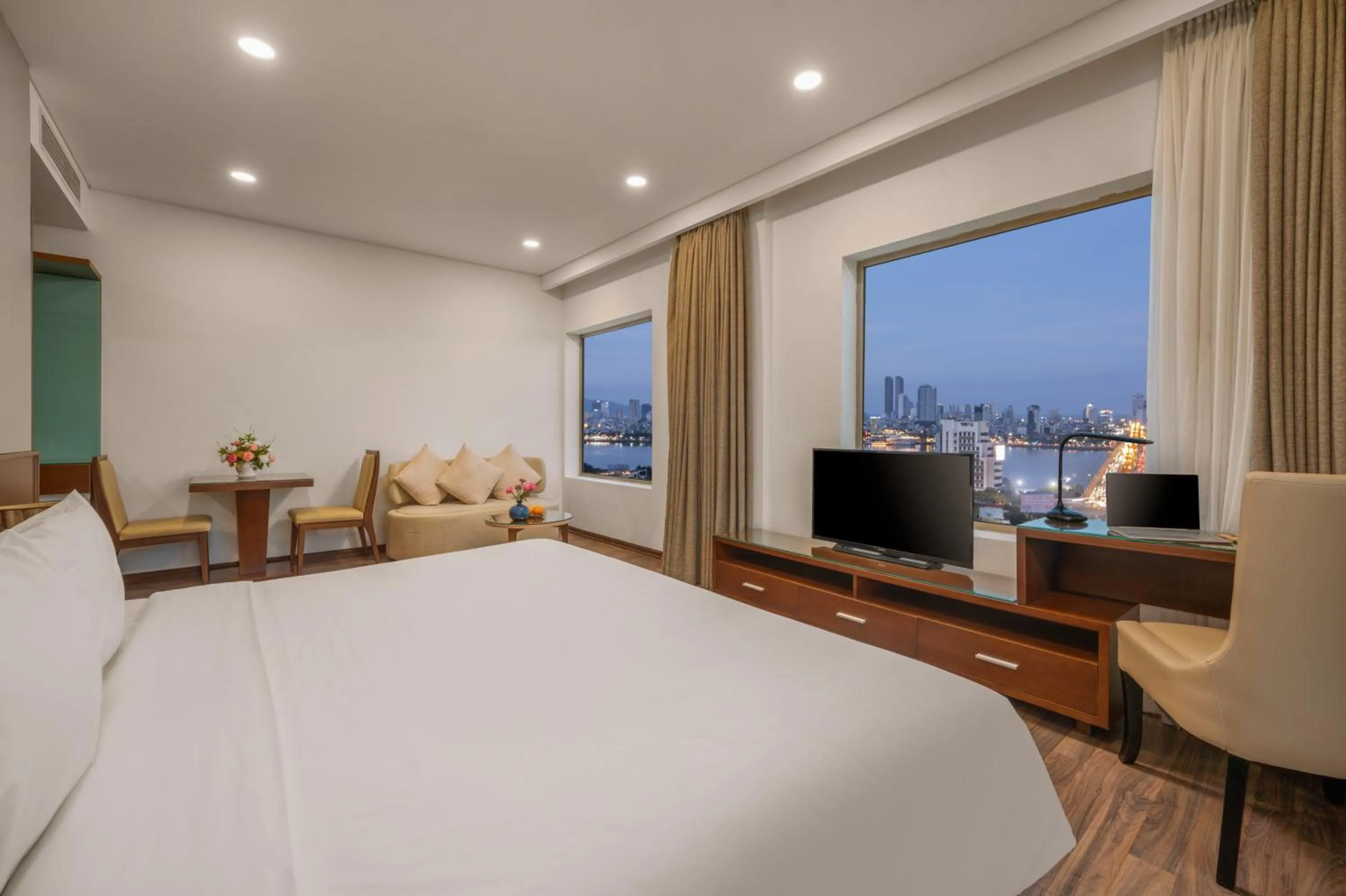 View (from property/room), Bed in Mitisa Hotel Da Nang - Near Dragon Bridge