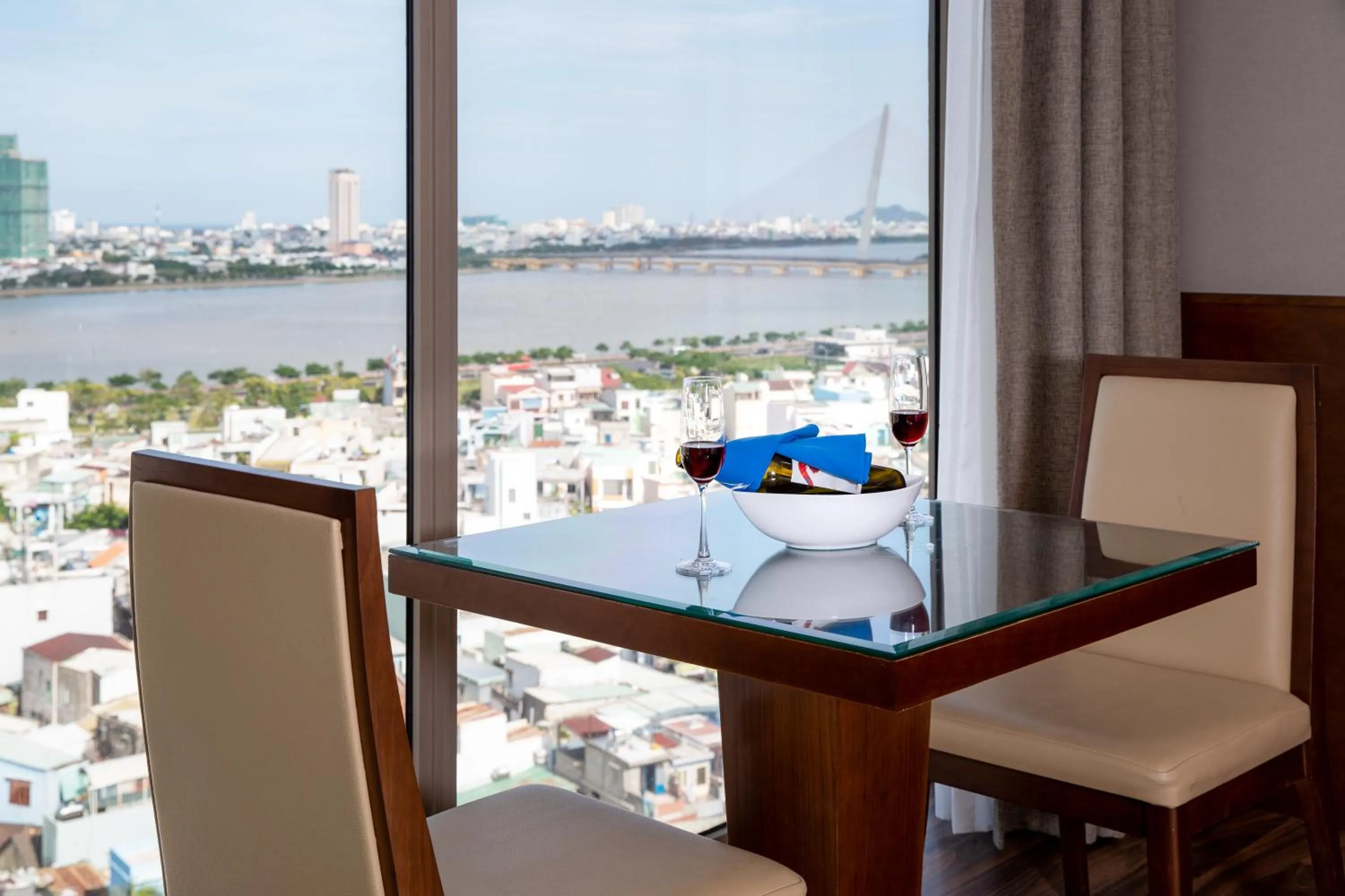 Dining area in Mitisa Hotel Da Nang - Near Dragon Bridge