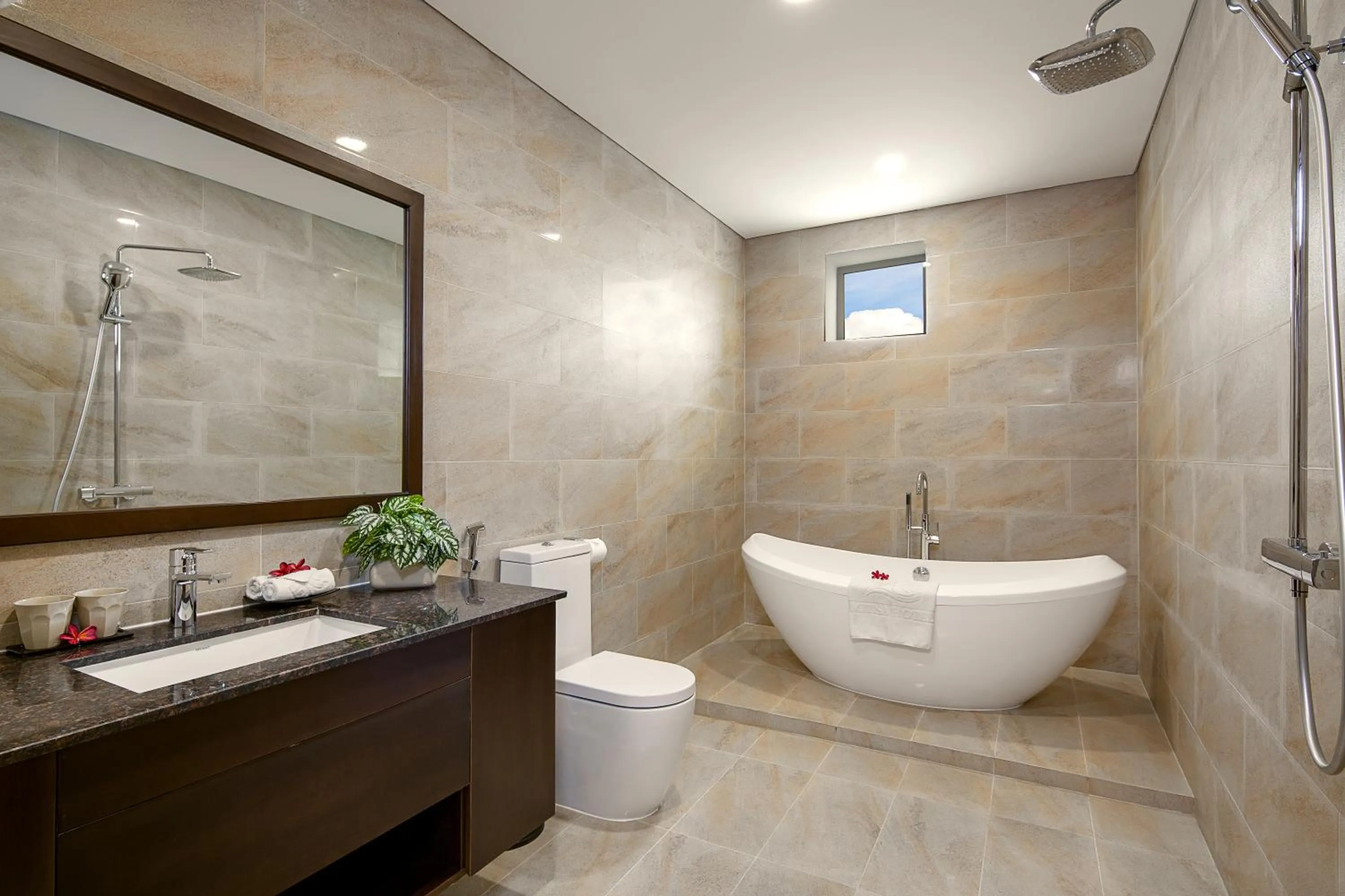 Bathroom in Mitisa Hotel Da Nang - Near Dragon Bridge