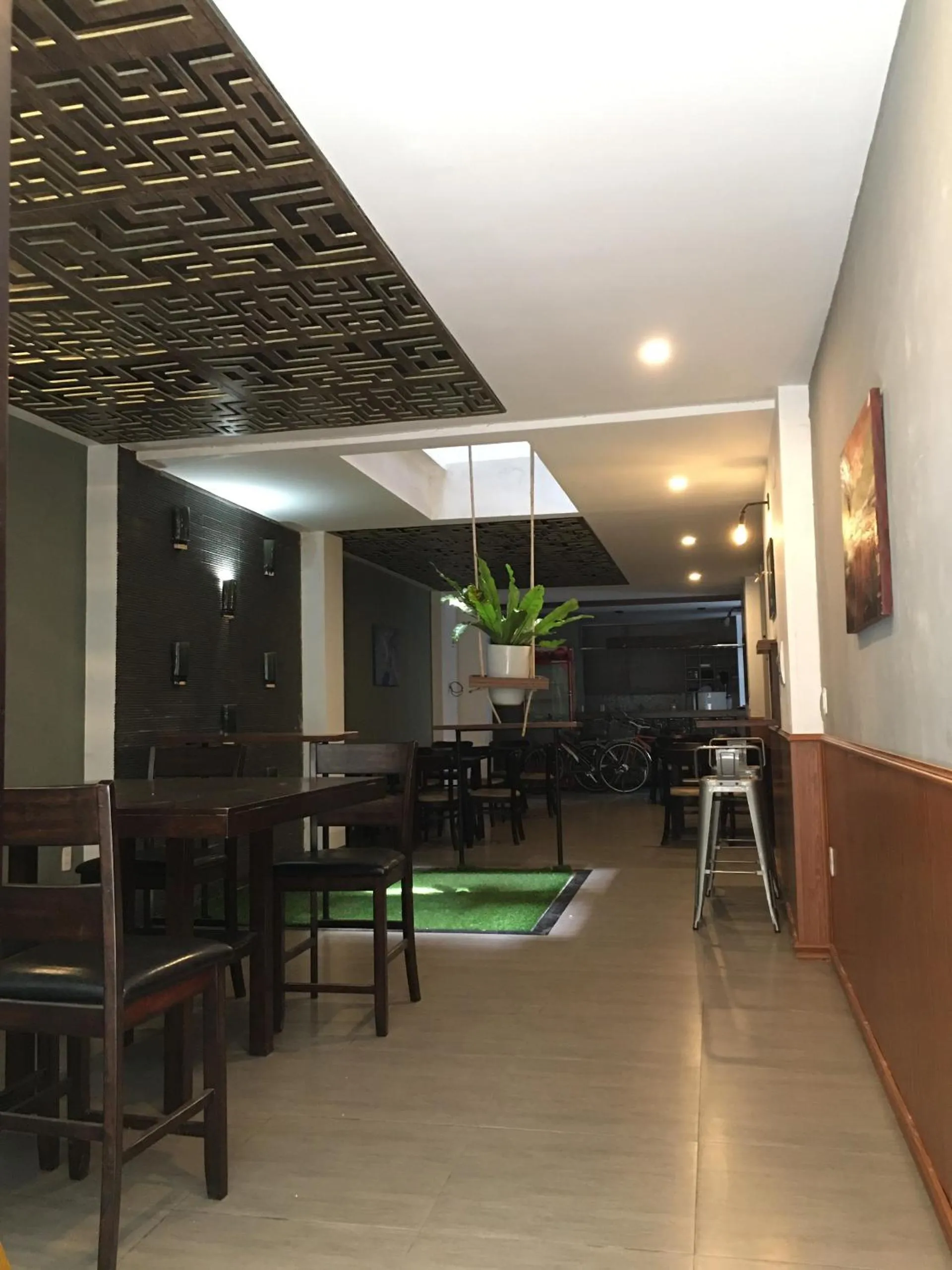 Restaurant/places to eat in Kha Hostel