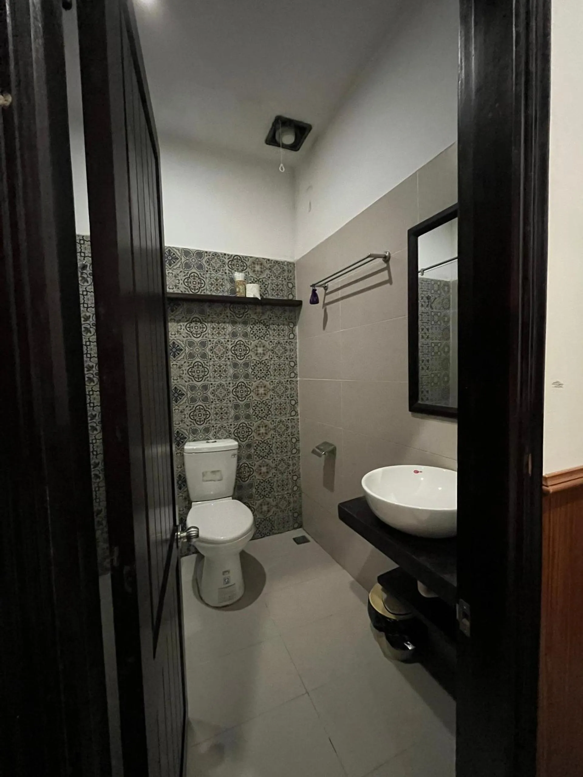 Toilet in Kha Hostel