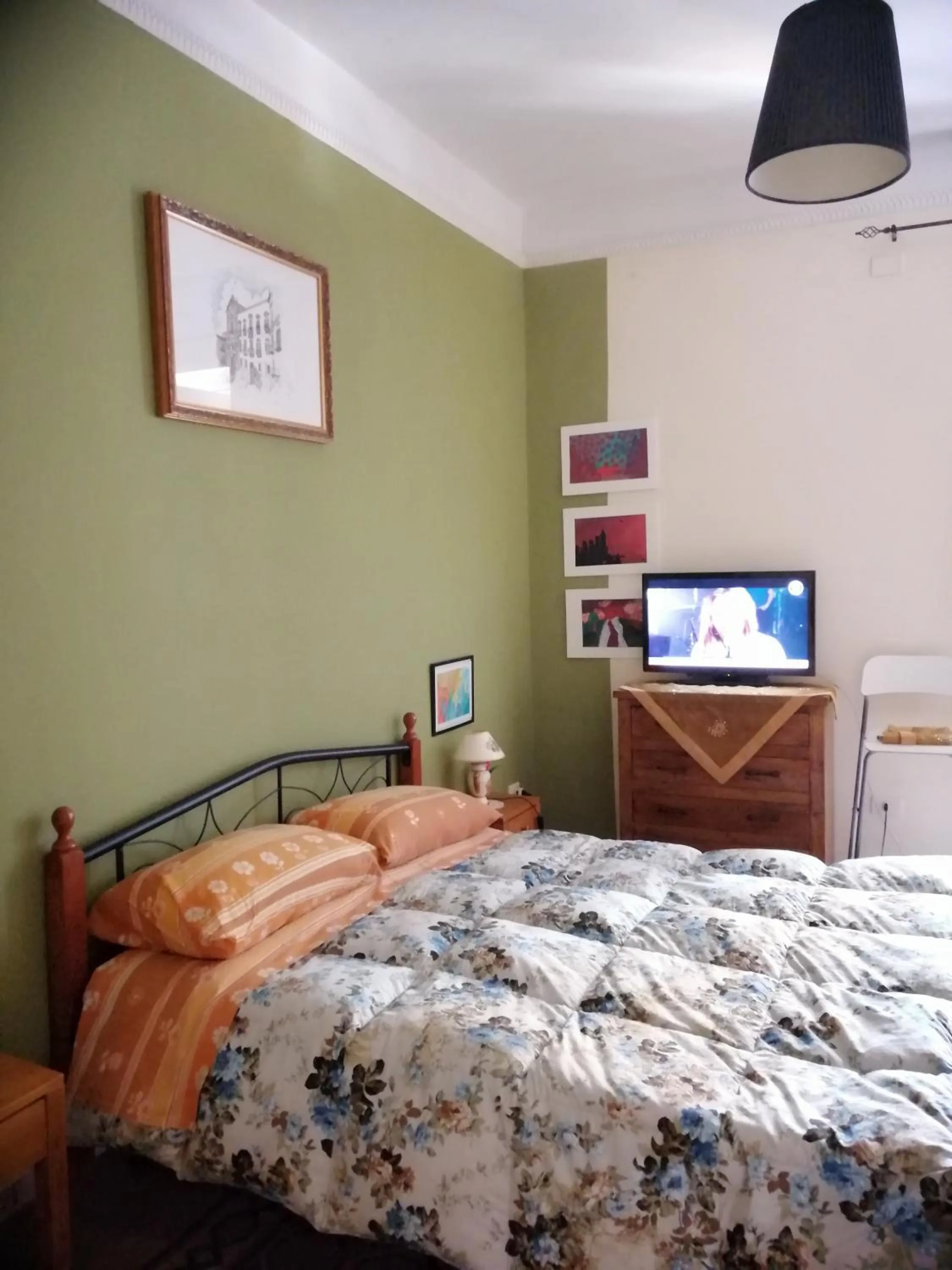 Photo of the whole room, Bed in La casa del corso