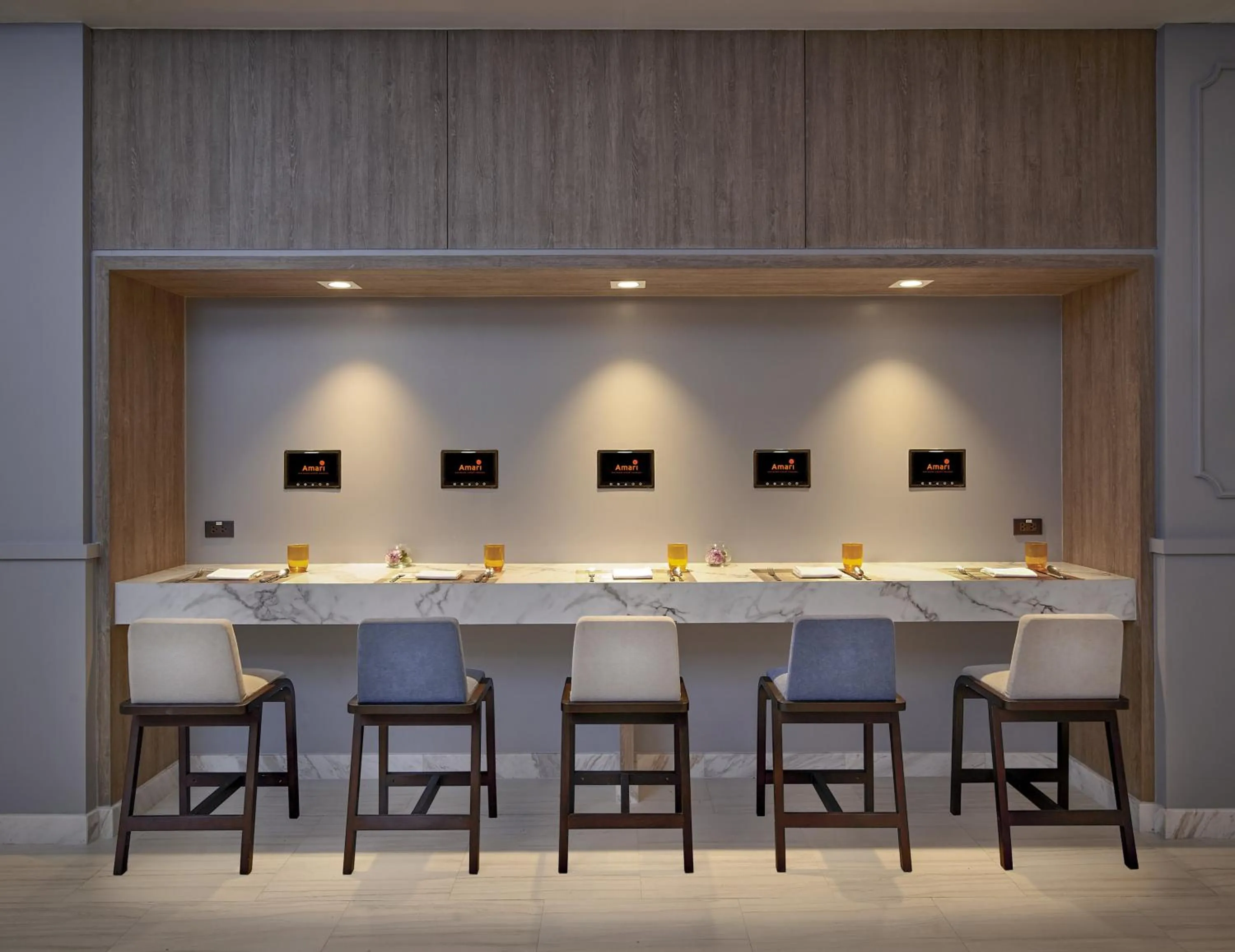 Restaurant/places to eat in Amari Don Muang Airport Bangkok