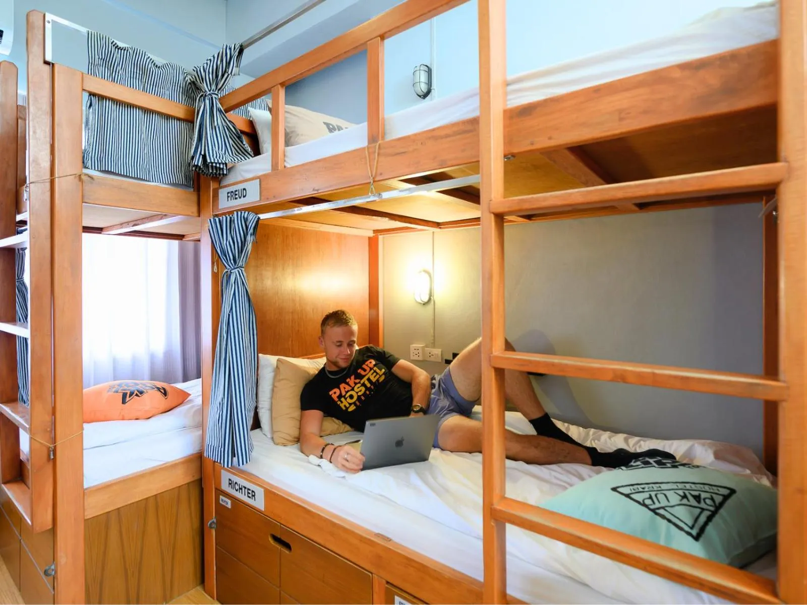 Bedroom, Bed in Pak-Up Hostel