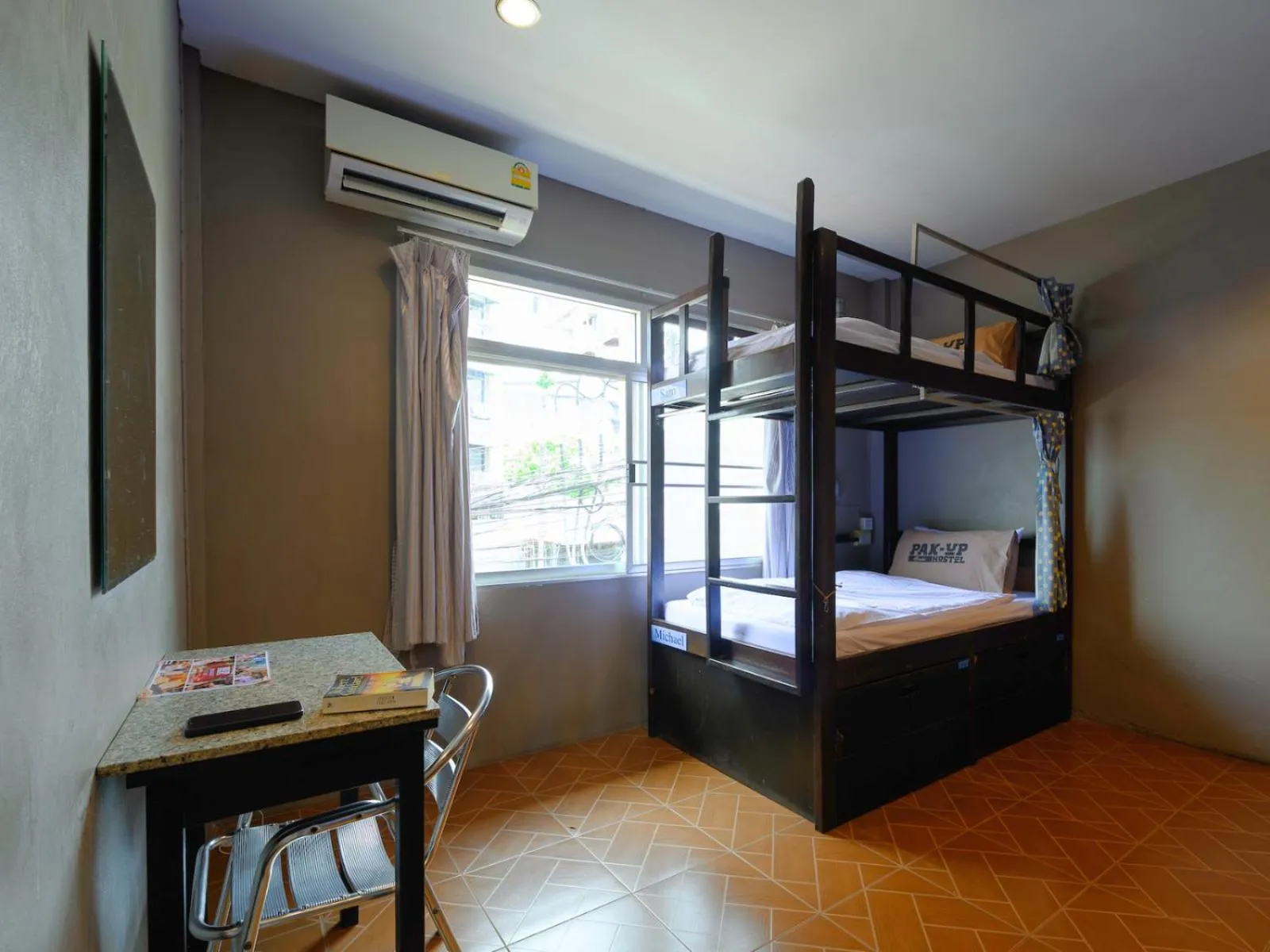 Bed in Pak-Up Hostel