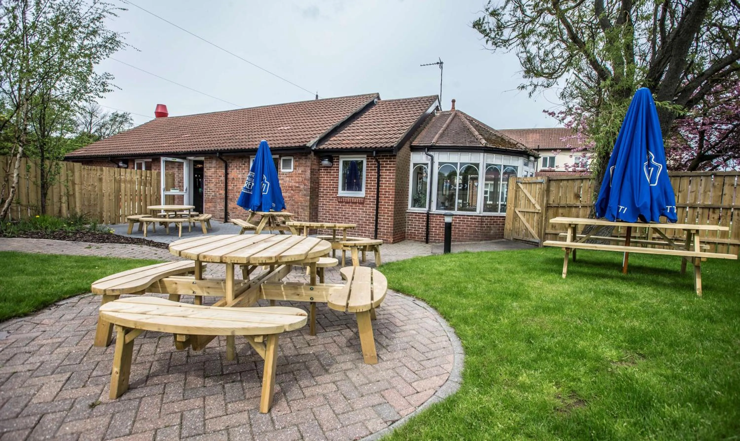 Property building in Hotel 52 Stanley