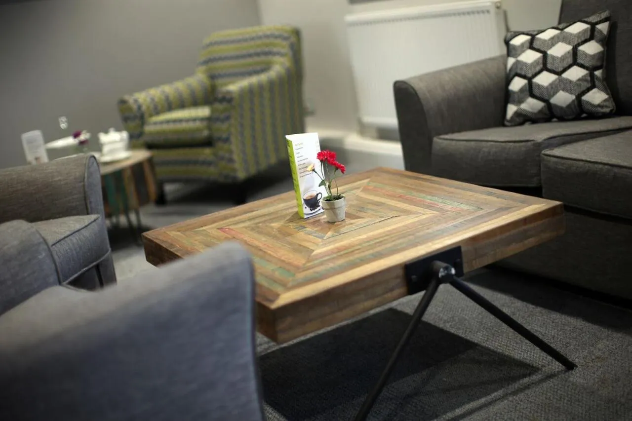 Restaurant/places to eat in Hotel 52 Stanley