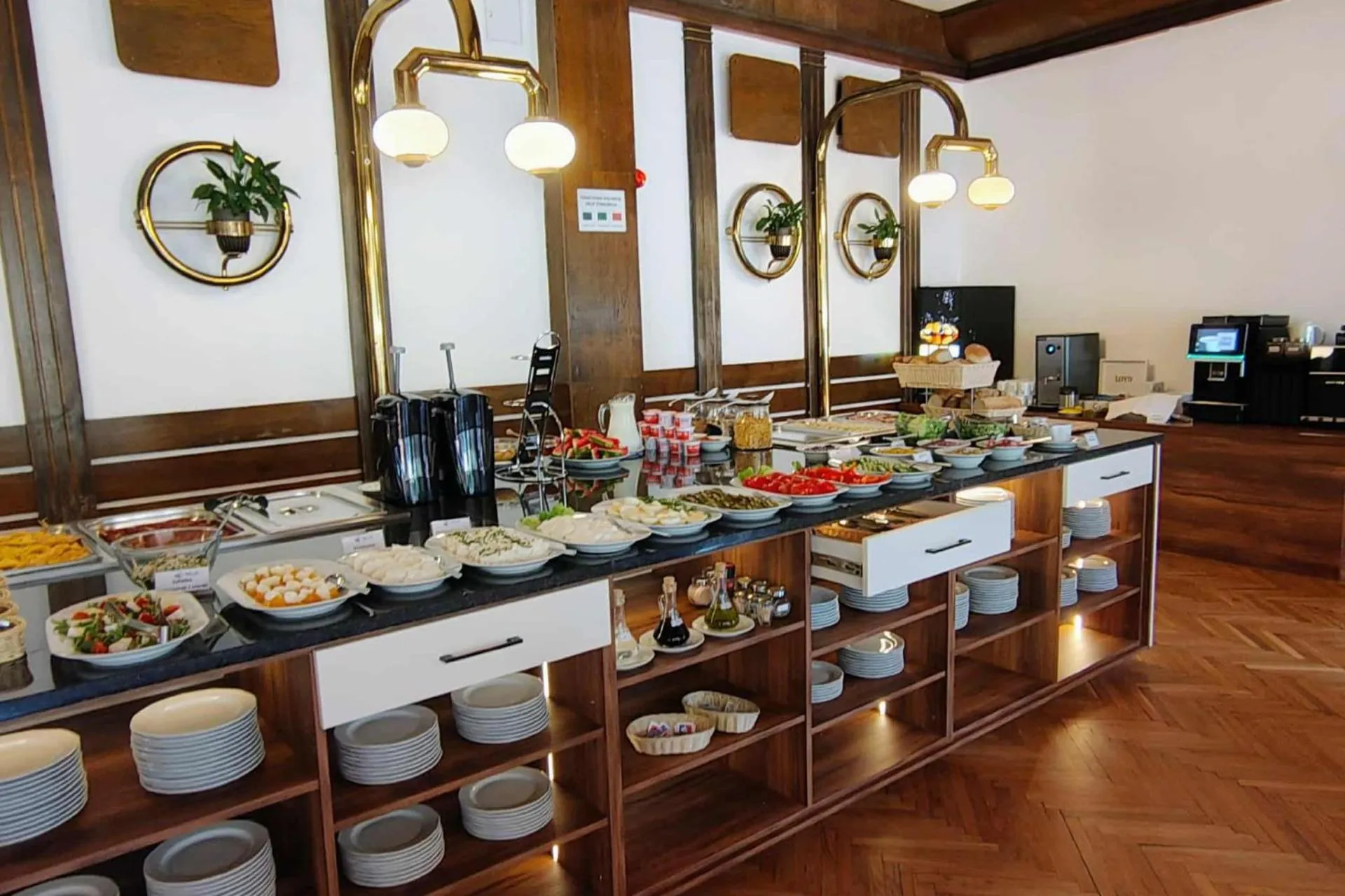 Restaurant/places to eat in Hotel***NAT Piwniczna Zdrój